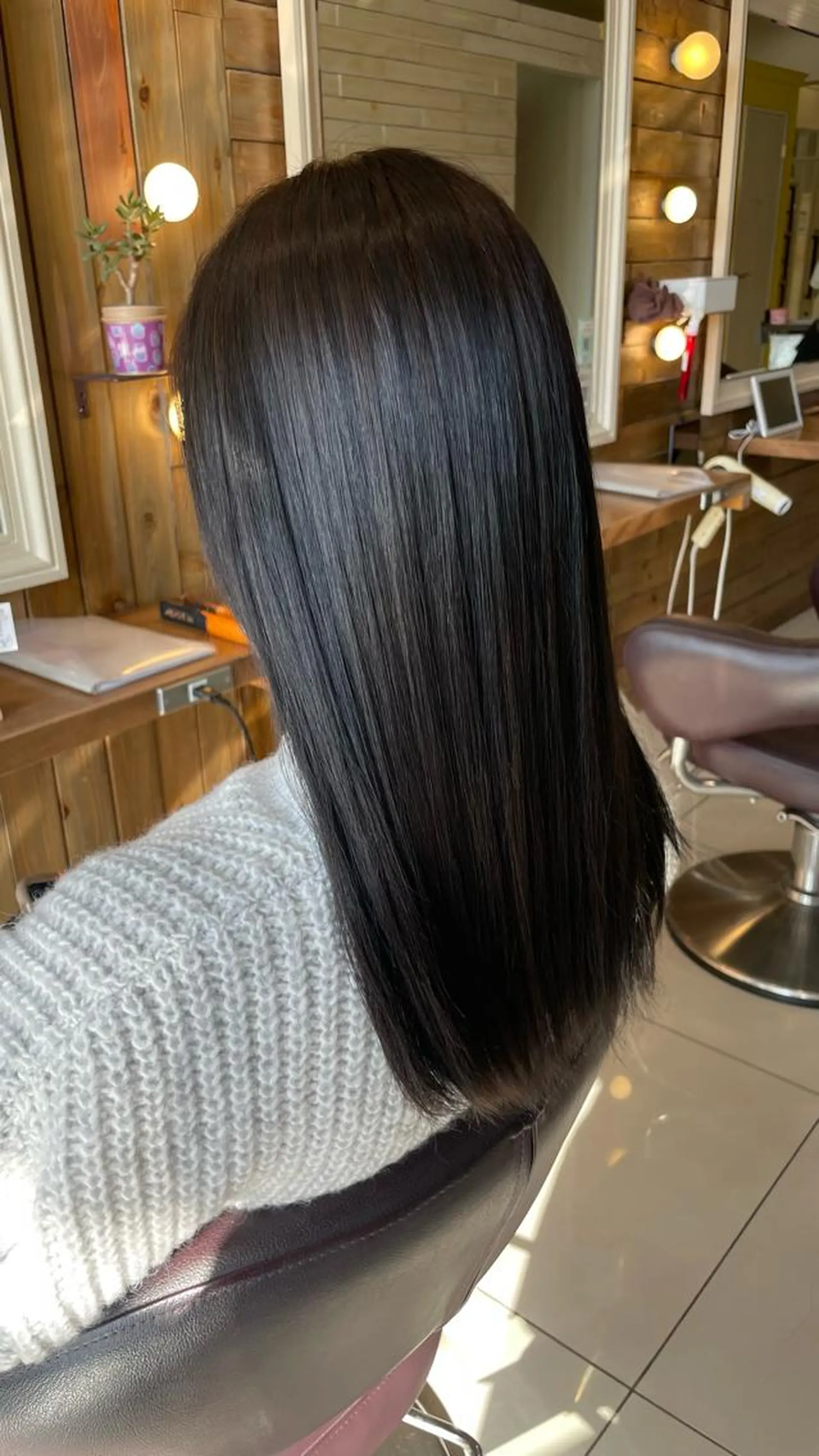 セミロング 韓国カラー／エクステ 松戸梨杏のヘアスタイル