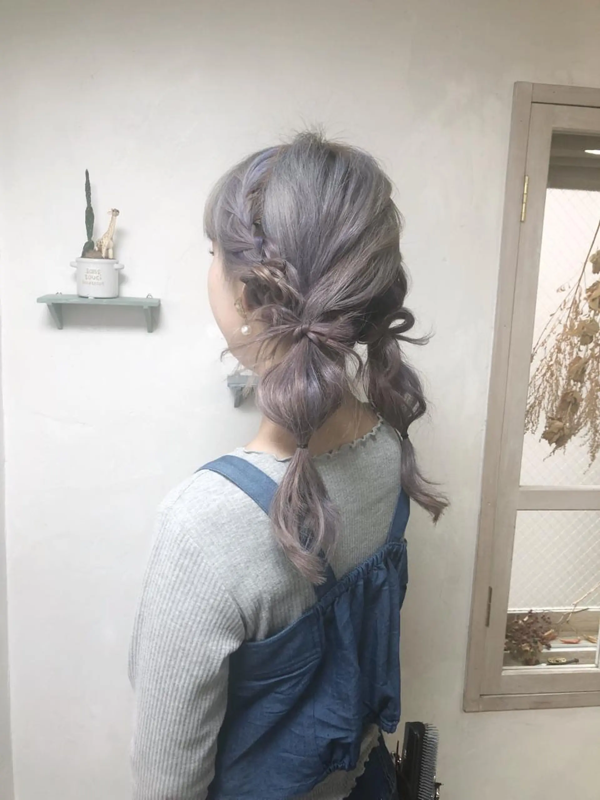 セミロング カラー パーマ ヘアアレンジ ツインテール アッシュ グラデーションカラー ラベンダーカラー ラベンダーアッシュ カット ヘアカラー トリートメント 推し活専用 【派手髪】飯野ゆかりのヘアスタイル