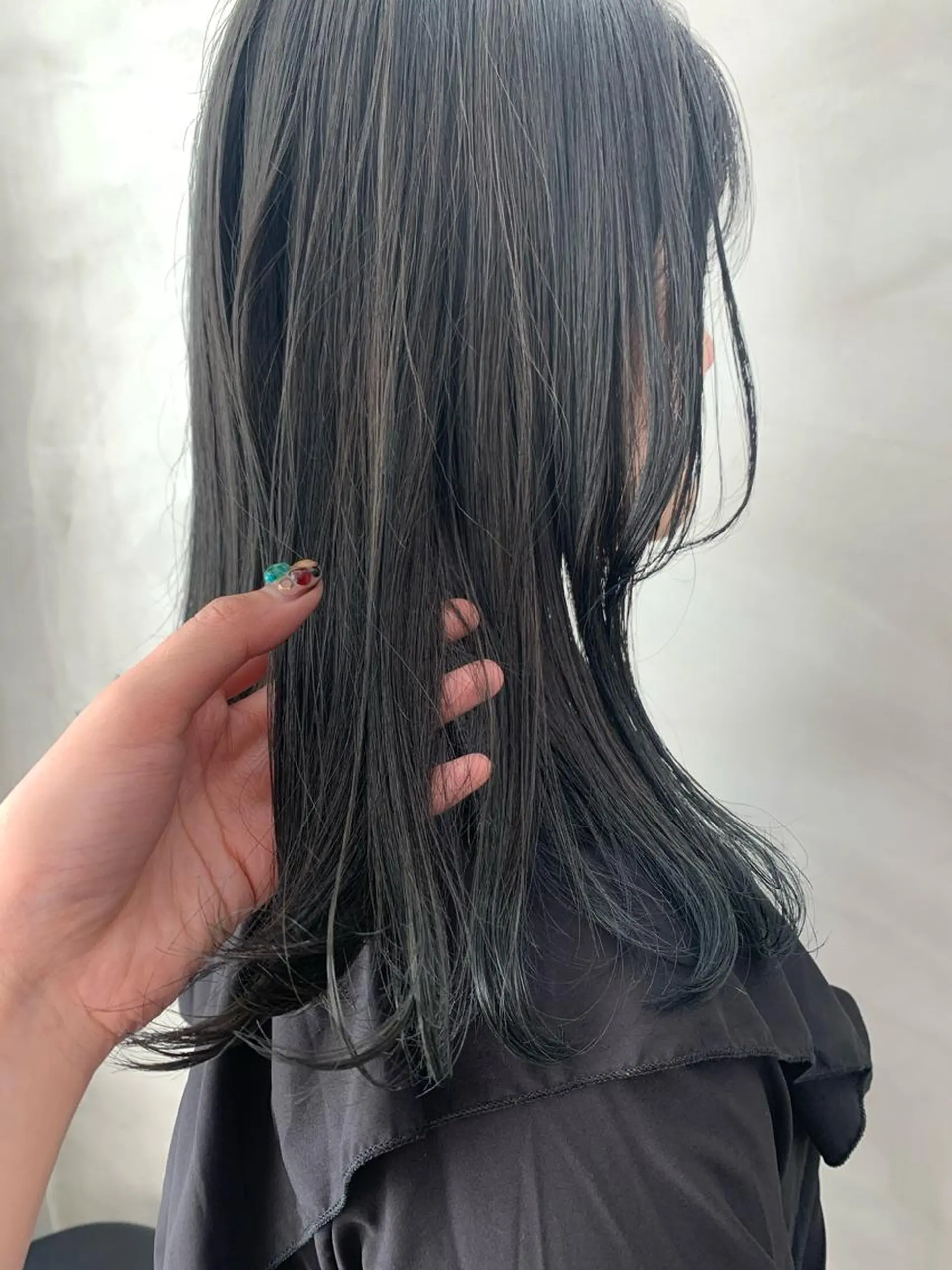 ロング カラー ブルーカラー ブルーグレー ブームボックス所属・🐝ハイトーンカラー hachi🐝のヘアスタイル