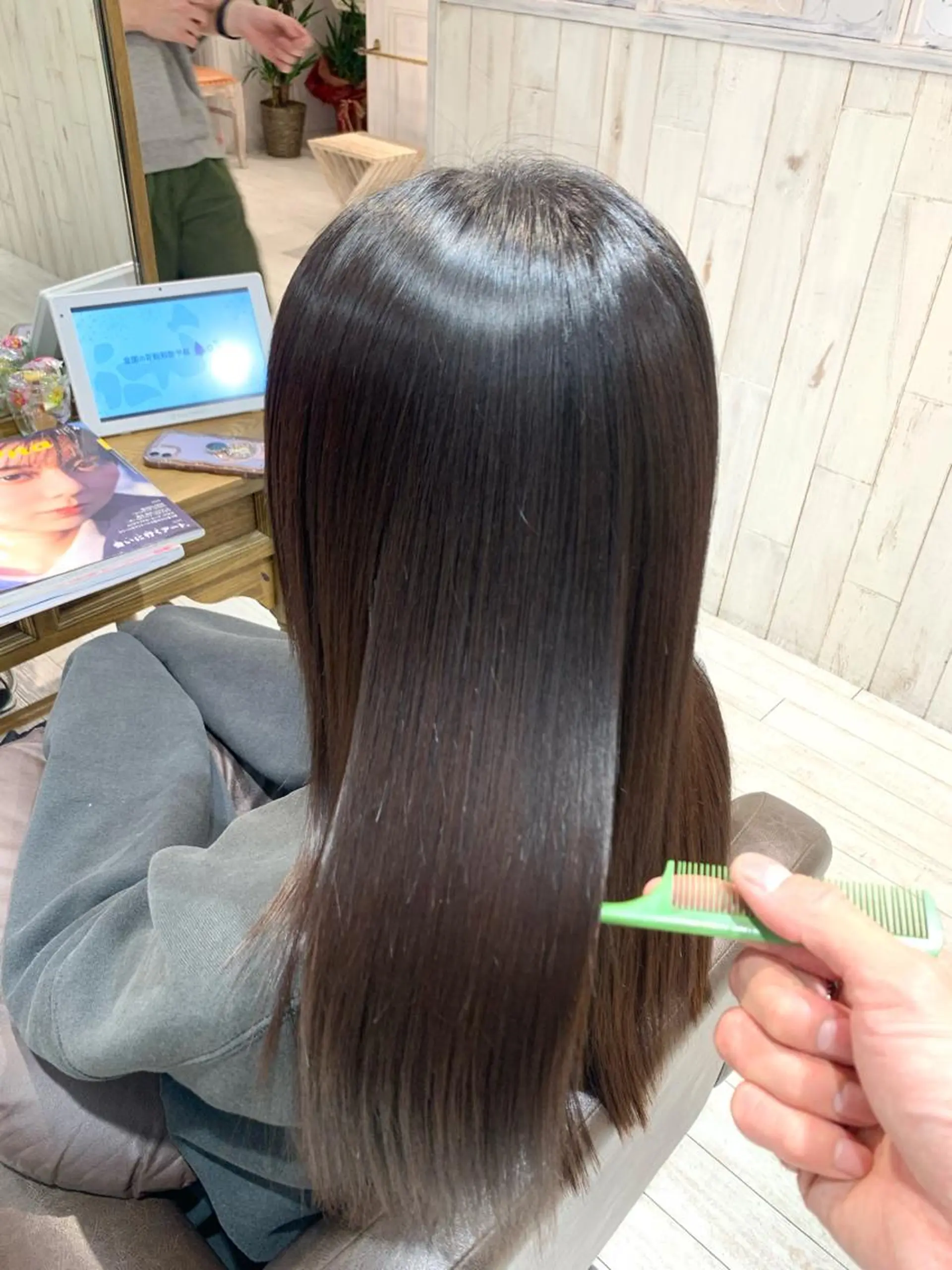 セミロング 縮毛矯正 縮毛矯正/ショート/ レイヤー/畑中正敏のヘアスタイル