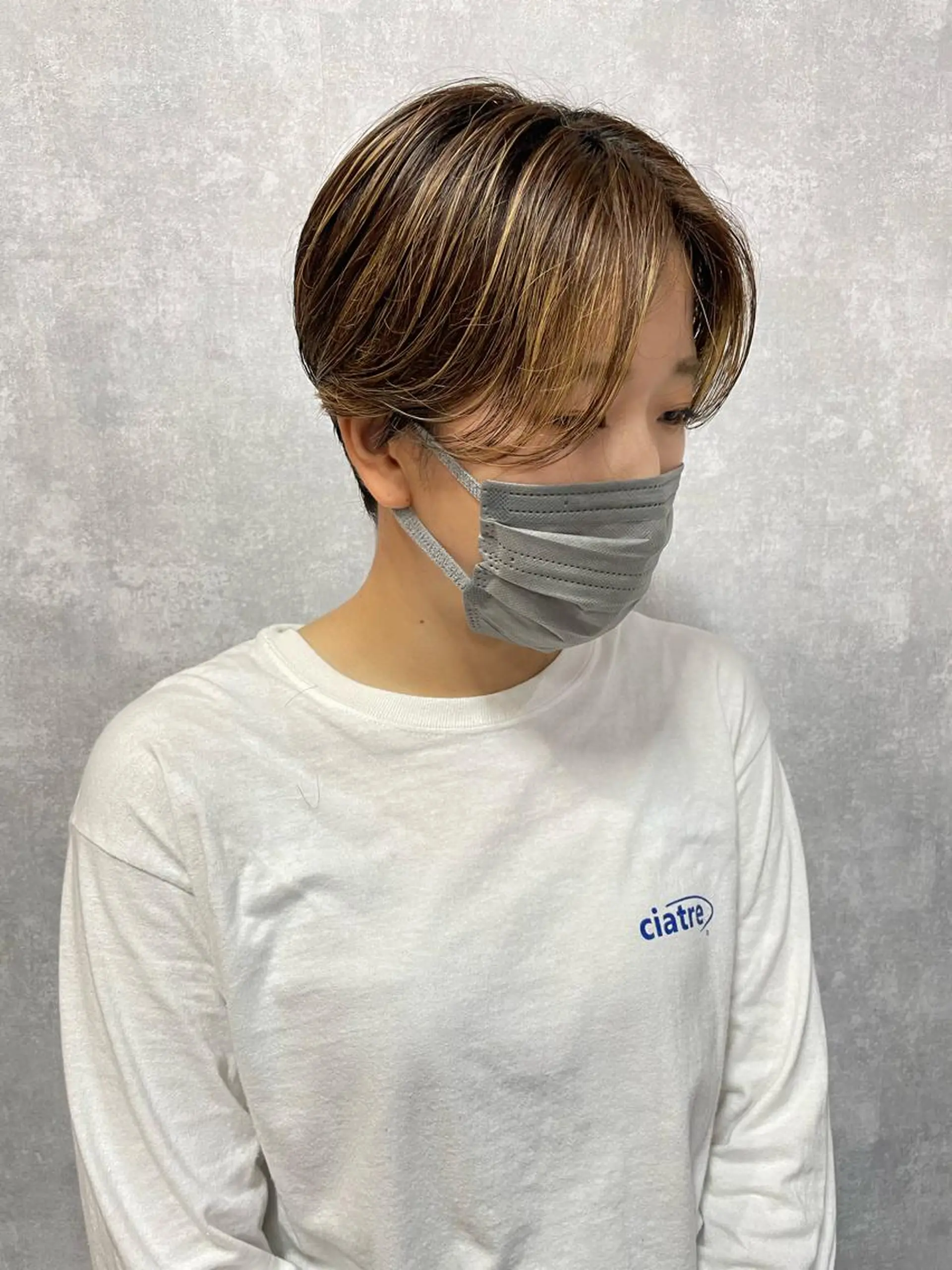 ショート 切りっぱなしボブ ショートボブ ハンサムショート 丸みショート アッシュ カット ヘアカラー トリートメント モテ髪/ボブ/ショー ト/アダチフウトのヘアスタイル