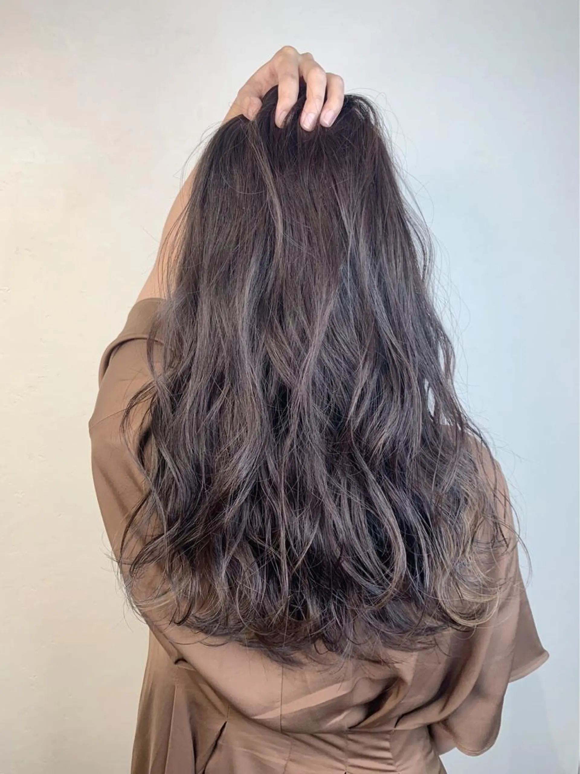 セミロング カラー _WHITE 天王寺のヘアスタイル