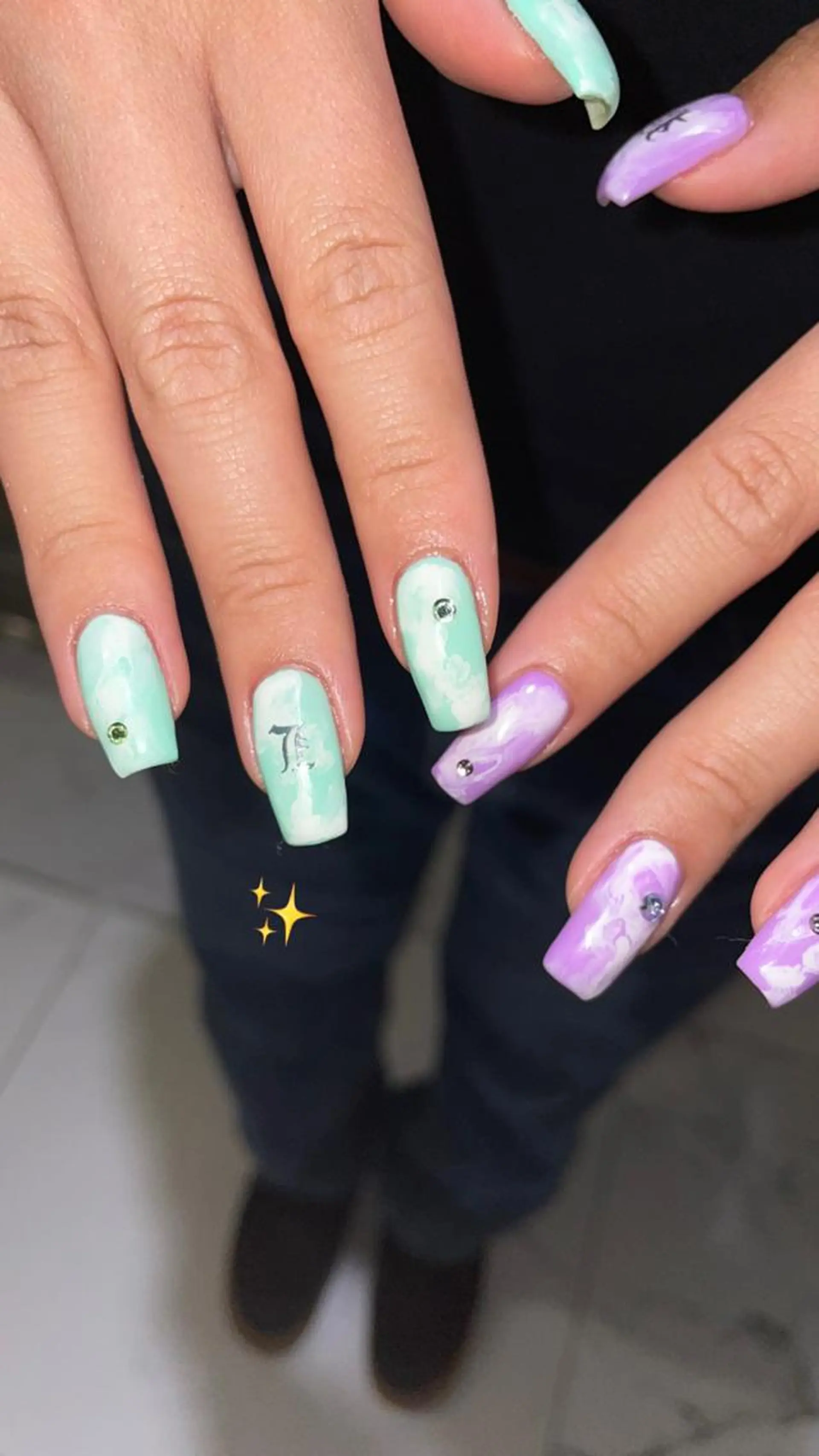 ネイル moca心斎橋所属・˚✧⁺⭐︎༚moca miyuu⁎⁺˳✧༚のネイルデザイン