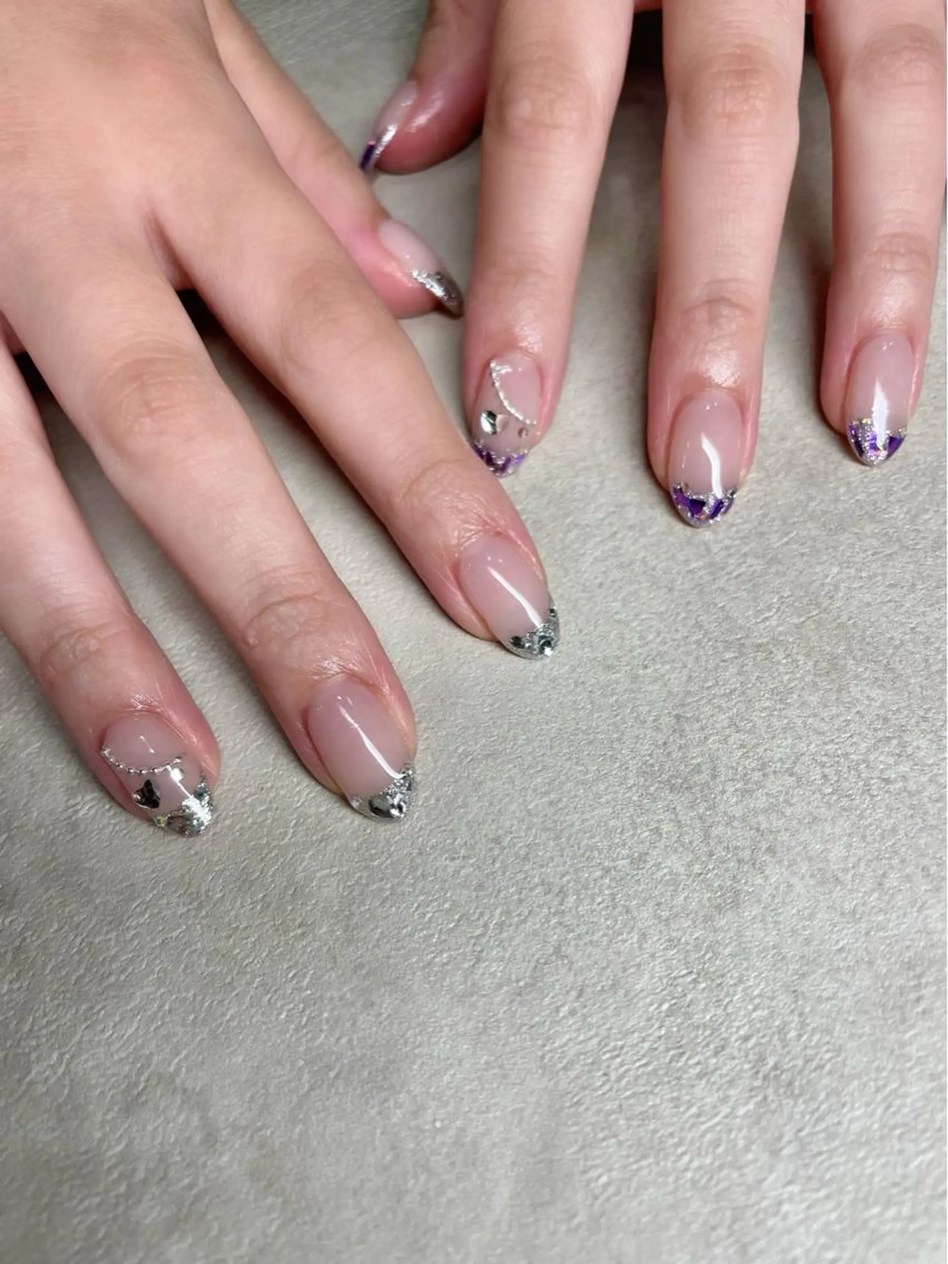 ネイル フレンチネイル ガラスフレンチ 持ち込み ハンドネイル フットネイル Beauty Salon GIGI所属・GIGI AYA🦋のネイルデザイン