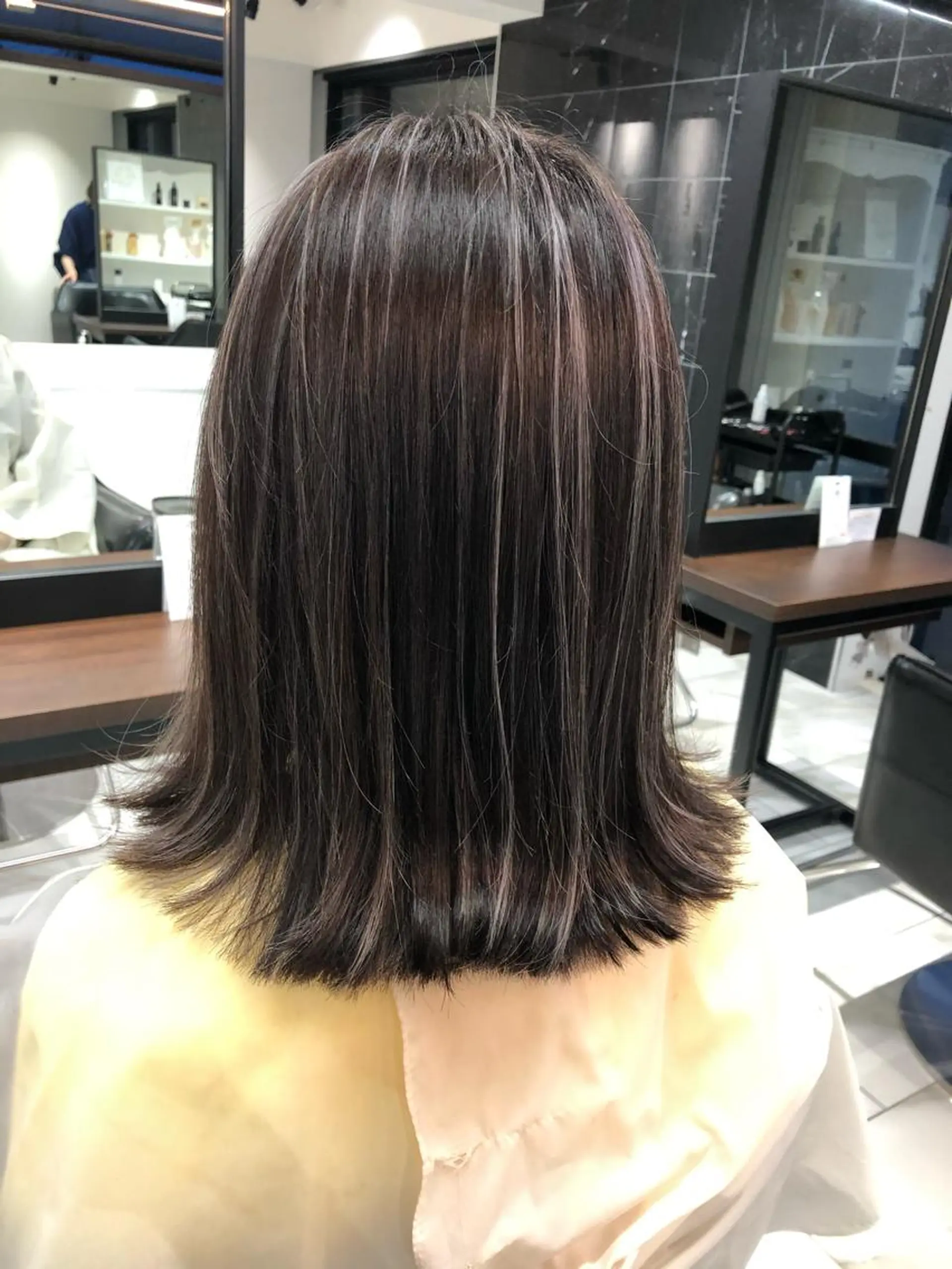 ミディアム カラー ハイライトカラー ハイライト レイヤーカット 早崎太生のヘアスタイル