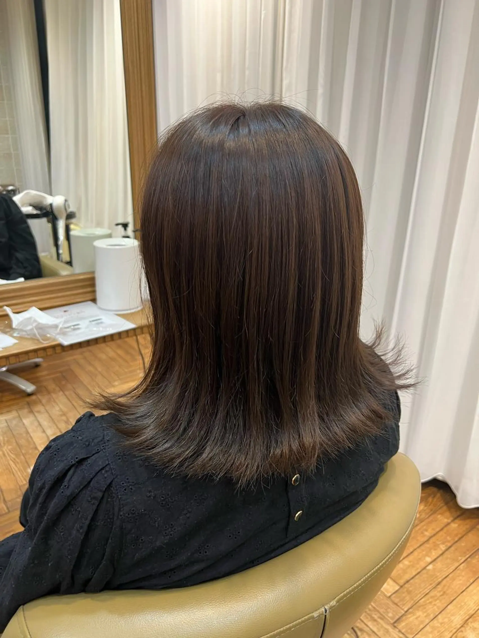 ミディアム 海老沼 佳緒のヘアスタイル