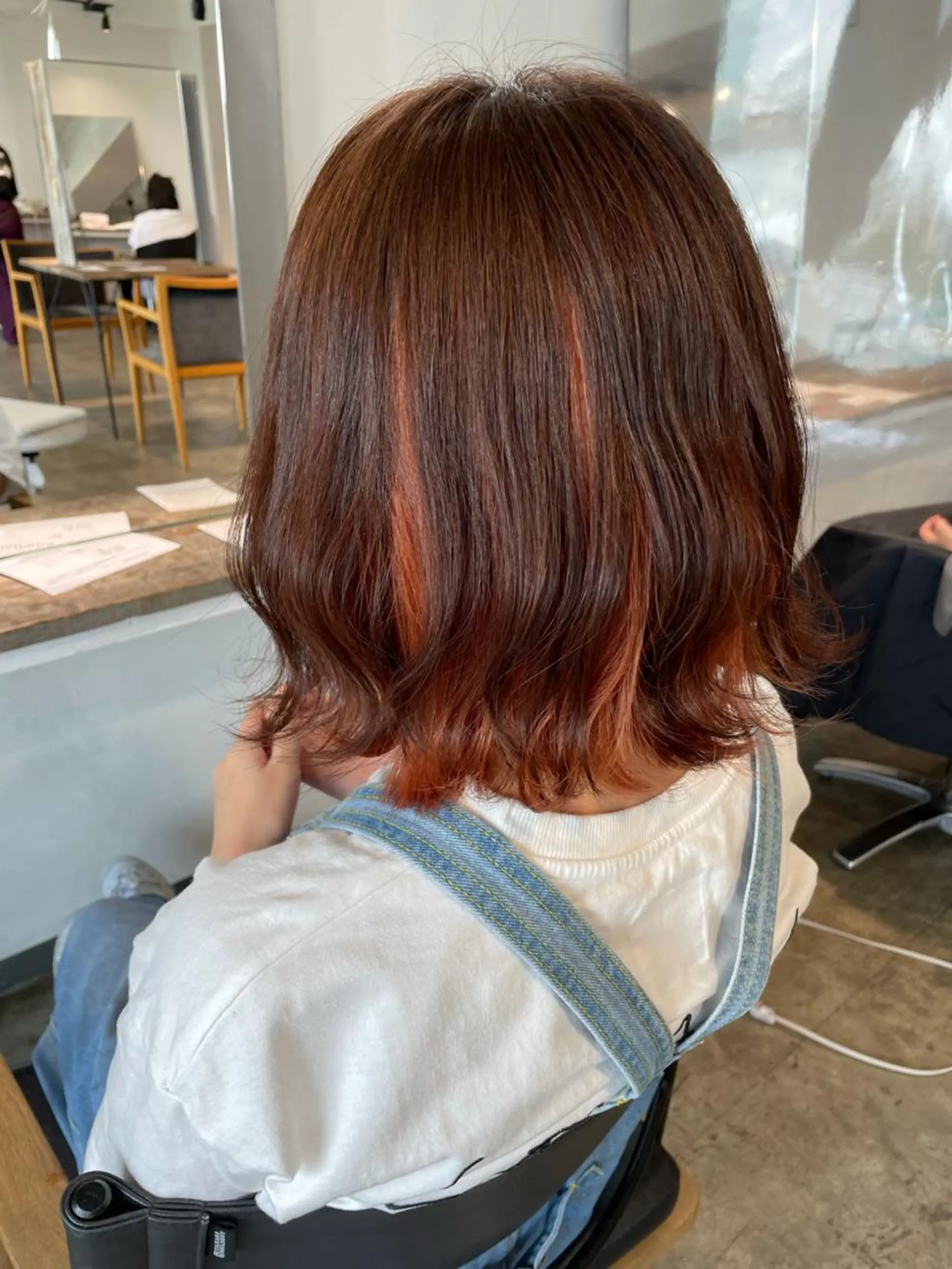 ミディアム カラー インナーカラー オレンジ ヘアカラー トリートメント ハイトーン/レイヤー /ケアブリーチ石川治のヘアスタイル