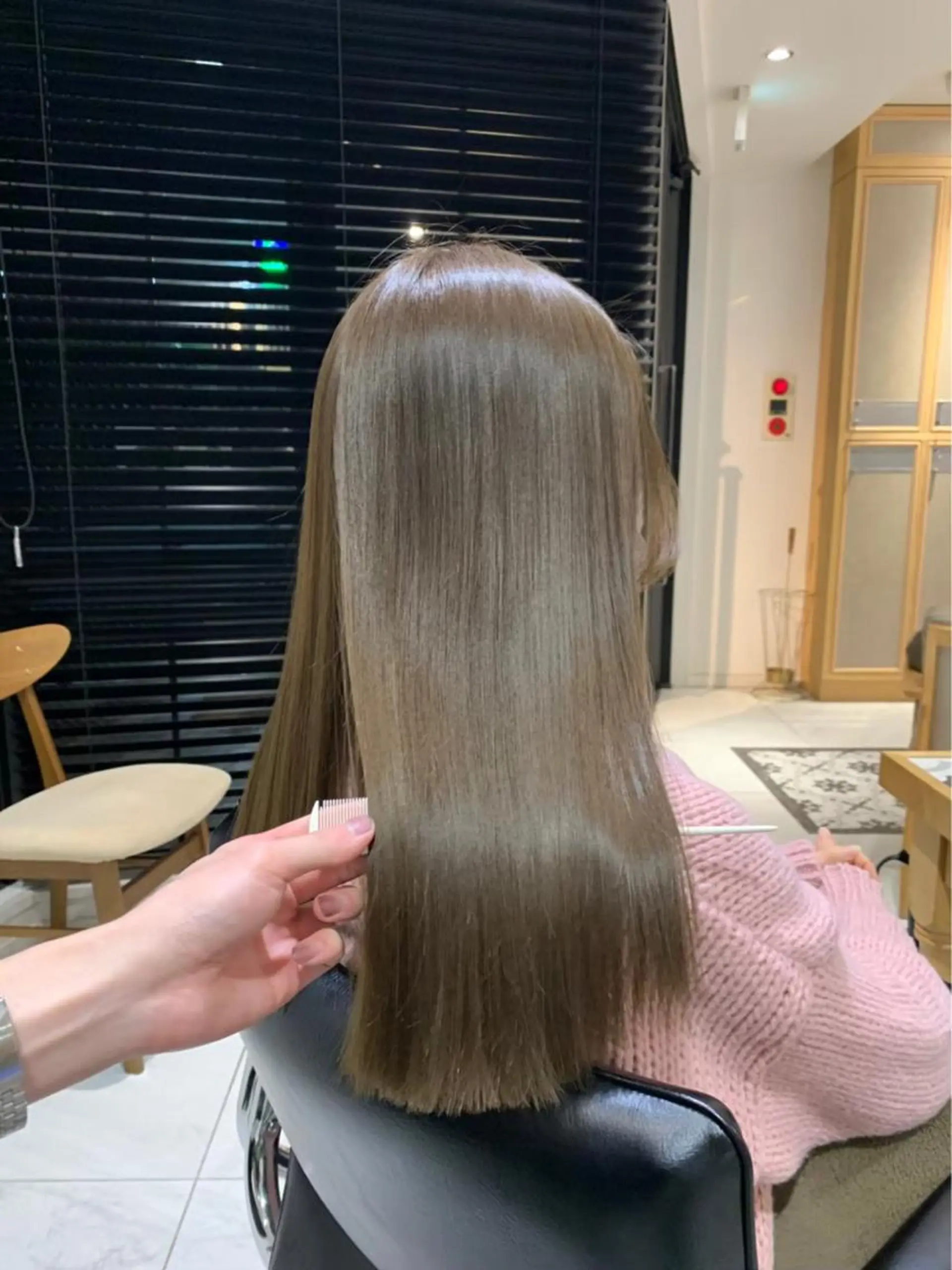 セミロング 暗髪🐈⬛艶髪☔︎ 愛弥のヘアスタイル