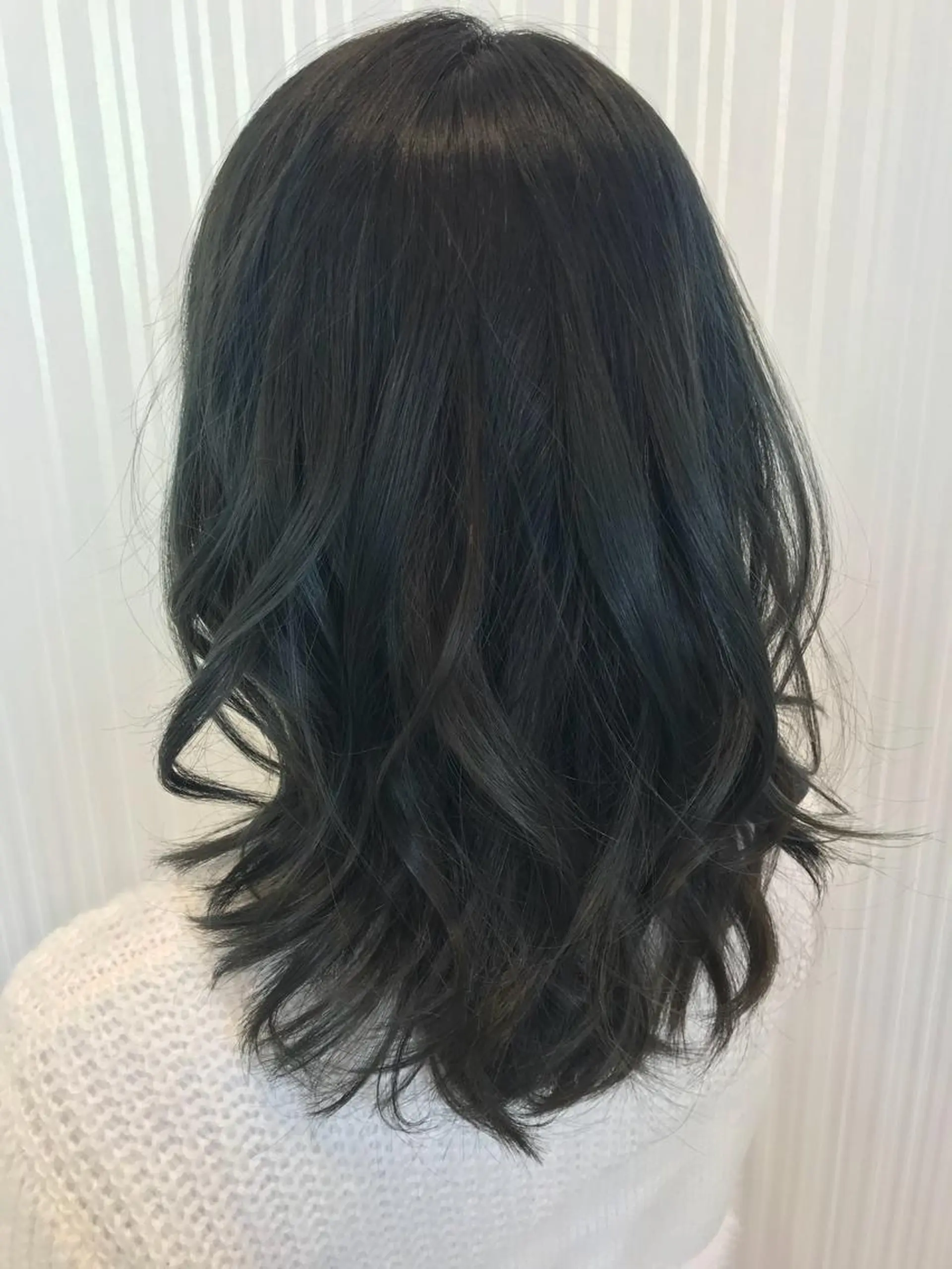 セミロング カラー アッシュ 中川 拓弥のヘアスタイル