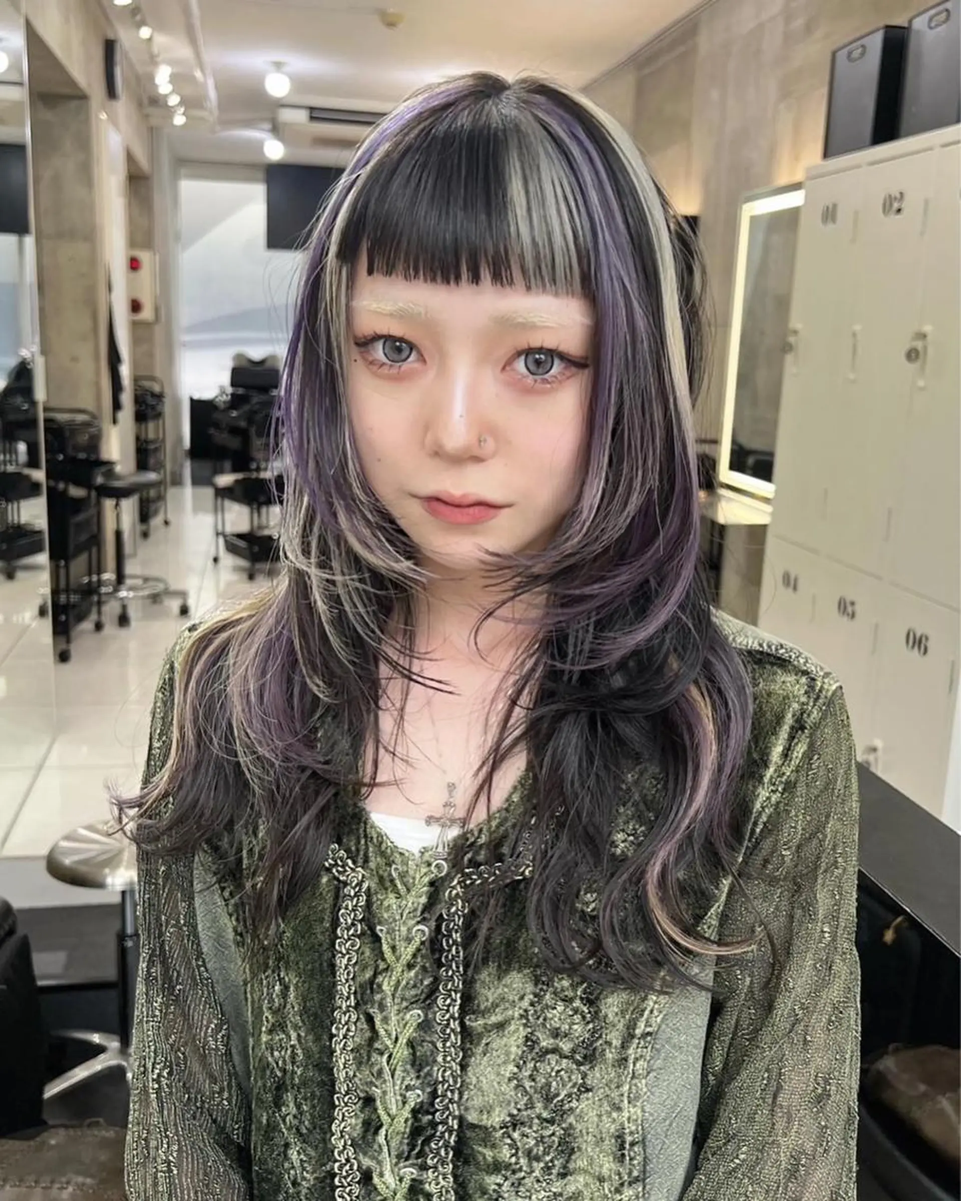 セミロング カラー ブリーチ ケアブリーチ デザインカラー ハイトーンカラー ウルフカット ヘアカラー トリートメント ヘアセット Null 表参道のヘアスタイル