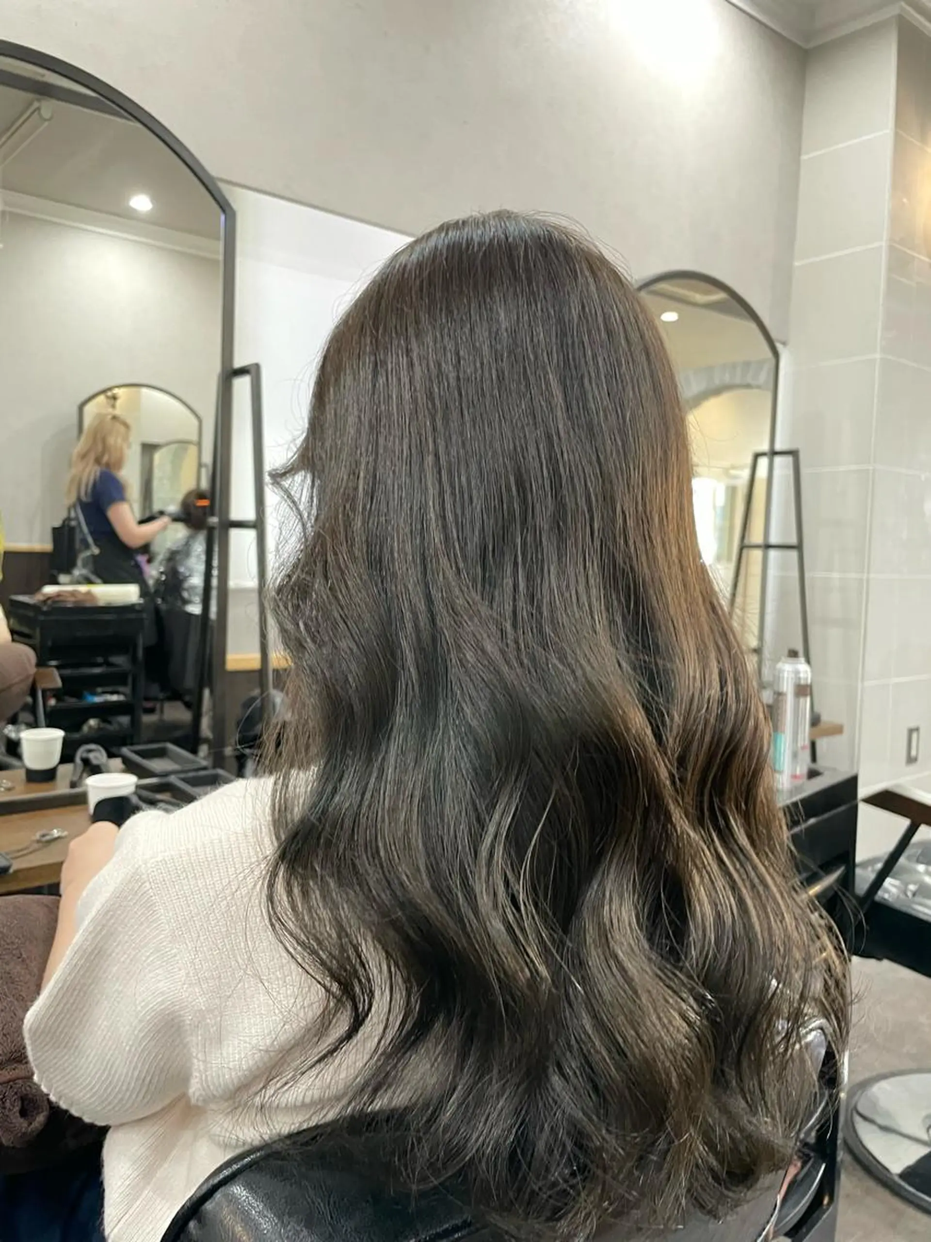 ロング カラー グレージュ オリーブグレージュ オリーブグレー 韓国風ヘア レイヤーカット レイヤー/艶カラー 🫧守利のヘアスタイル