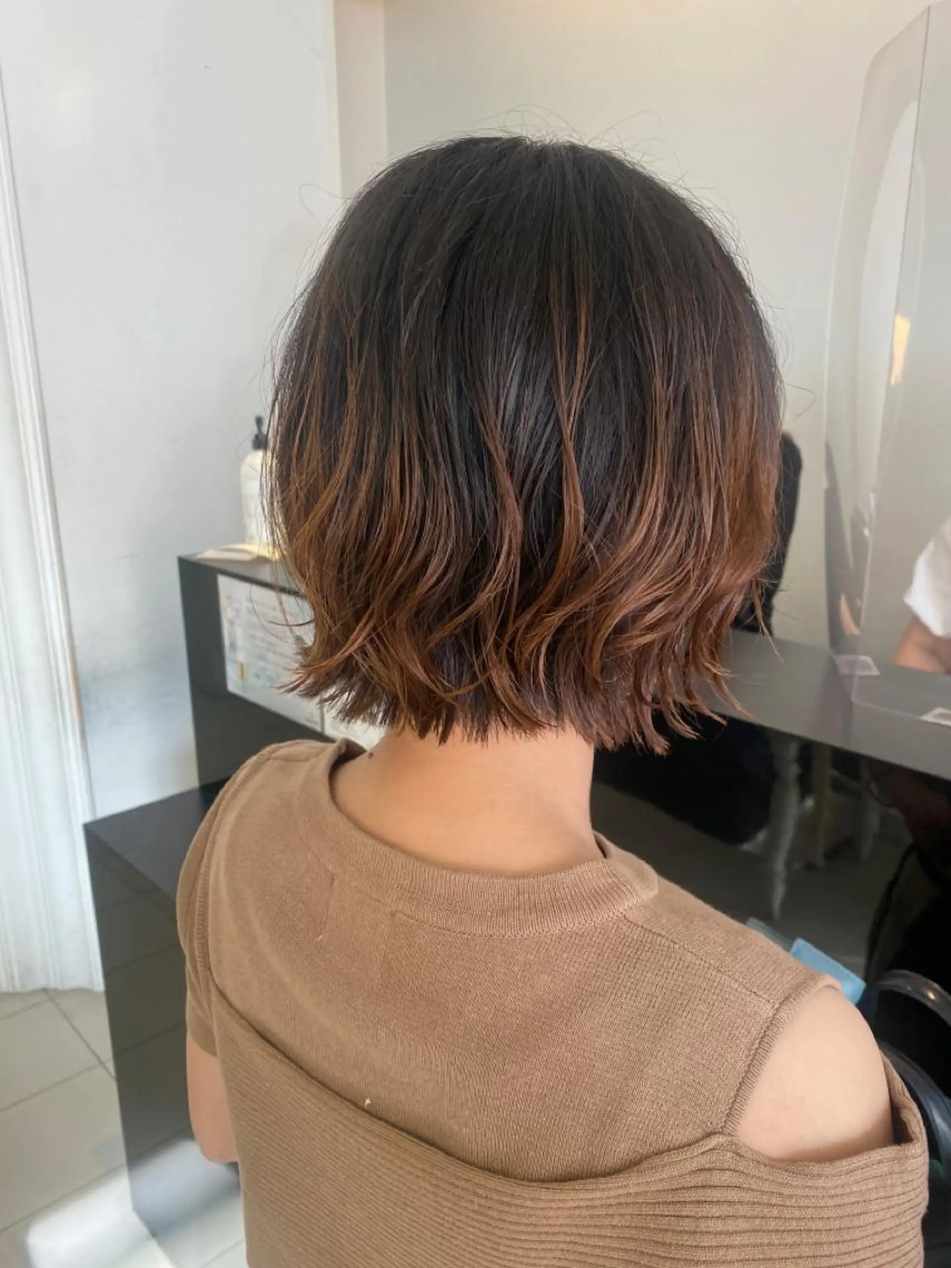 ショート パーマ ボブ 外ハネヘア ニュアンスパーマ カット パーマ 佃 知南のヘアスタイル