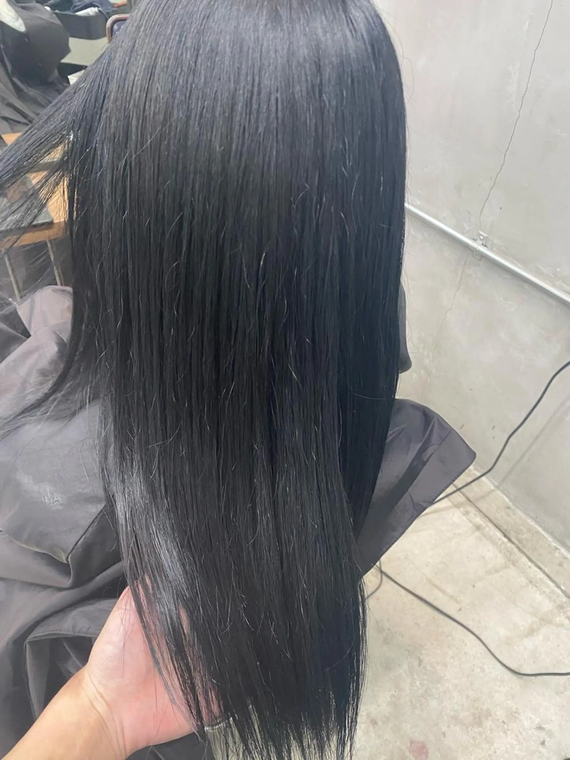 カラー 黒髪 ブルーカラー ブルーブラック 藤永 みくのヘアスタイル