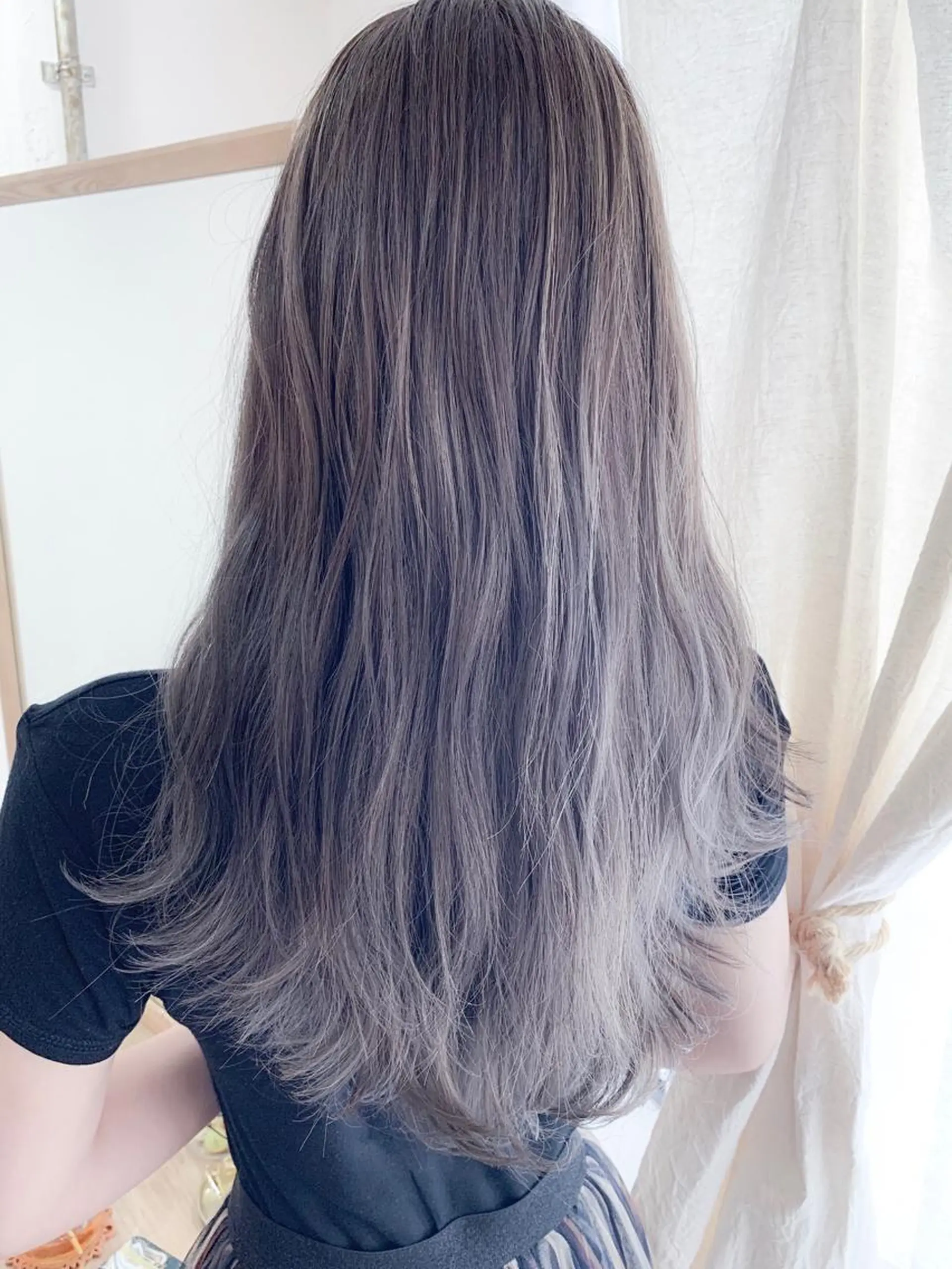 セミロング カラー アディクシーカラー ブリーチ 透明感カラー グレージュ ハイライトカラー カット ヘアカラー BOX mico.のヘアスタイル