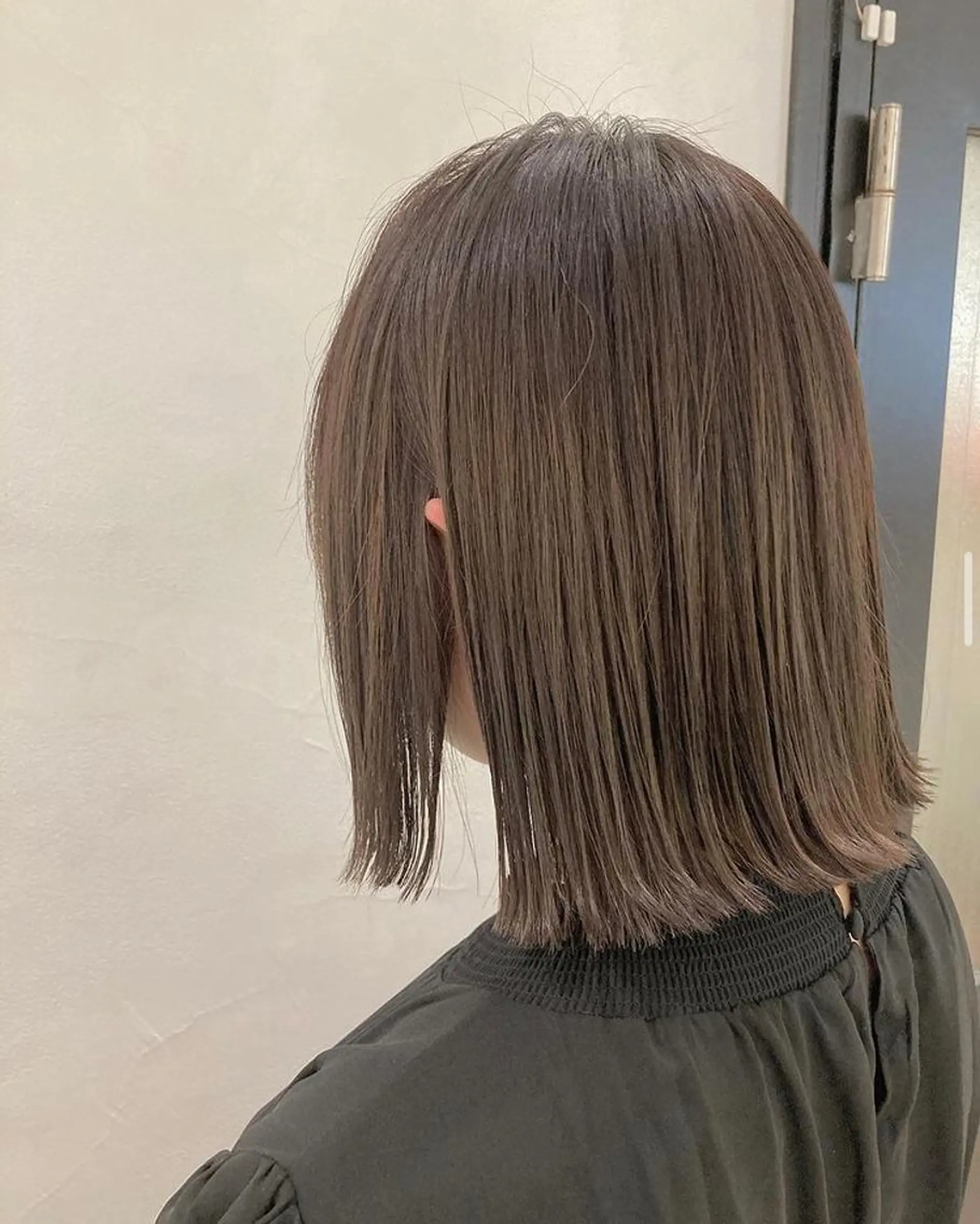 ショート カラー ヘアアレンジ 切りっぱなしボブ グレージュ ボブ ショートヘア エグチ アキラのヘアスタイル