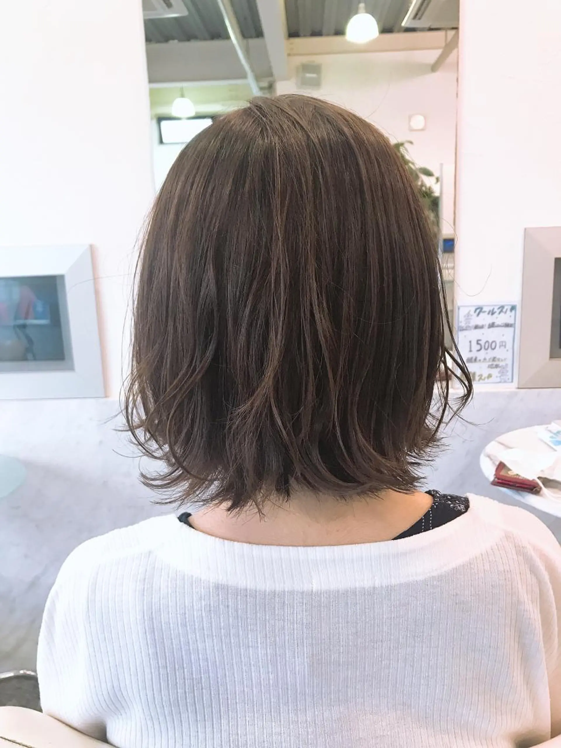 セミロング カット ヘアカラー トリートメント 大森 有紗のヘアスタイル