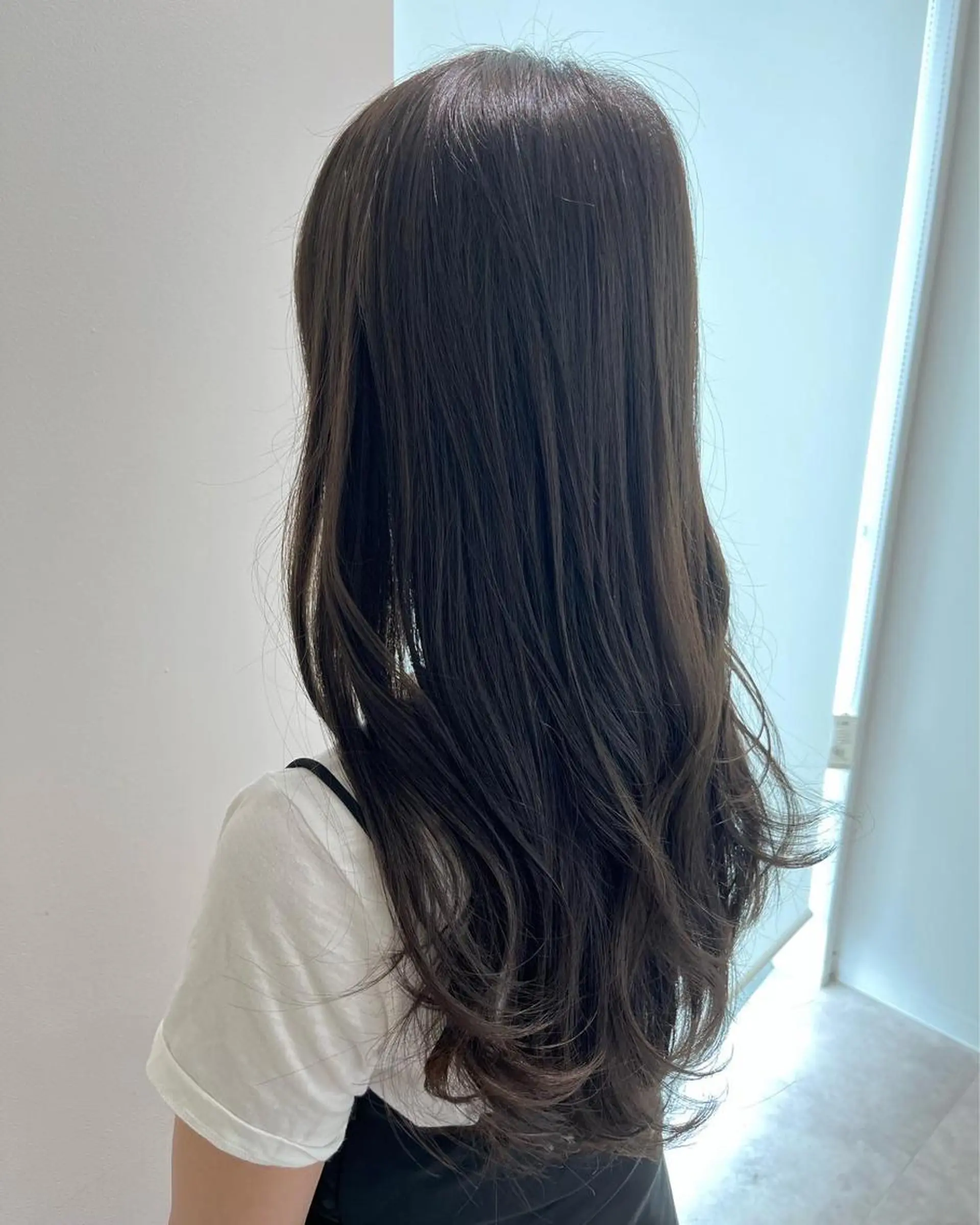 ロング カラー ベージュカラー 黒髪 ブリーチ ブルーカラー ブルーブラック カット ヘアカラー ヘアセット BACANCES〜バカンス〜所属・👑👑👑👑工藤 敬👑👑👑👑のヘアスタイル