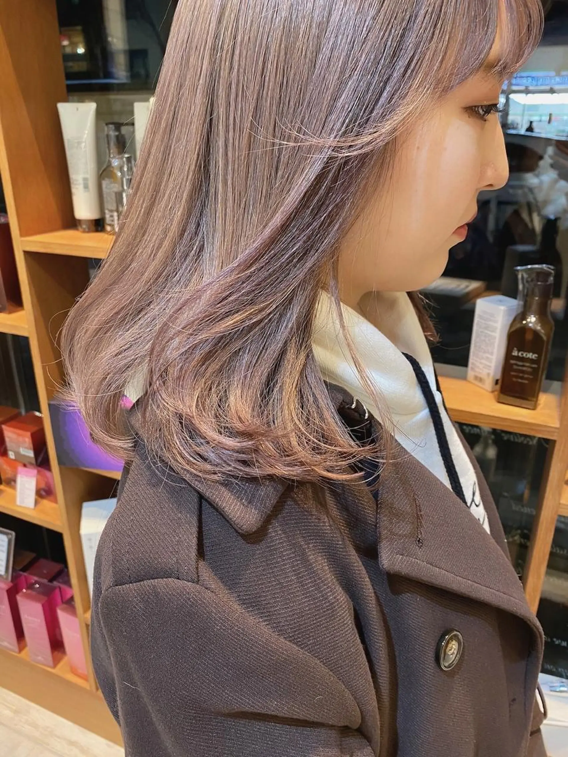 セミロング カラー ヘアカラー トリートメント 渋谷/韓国風 西原直樹のヘアスタイル