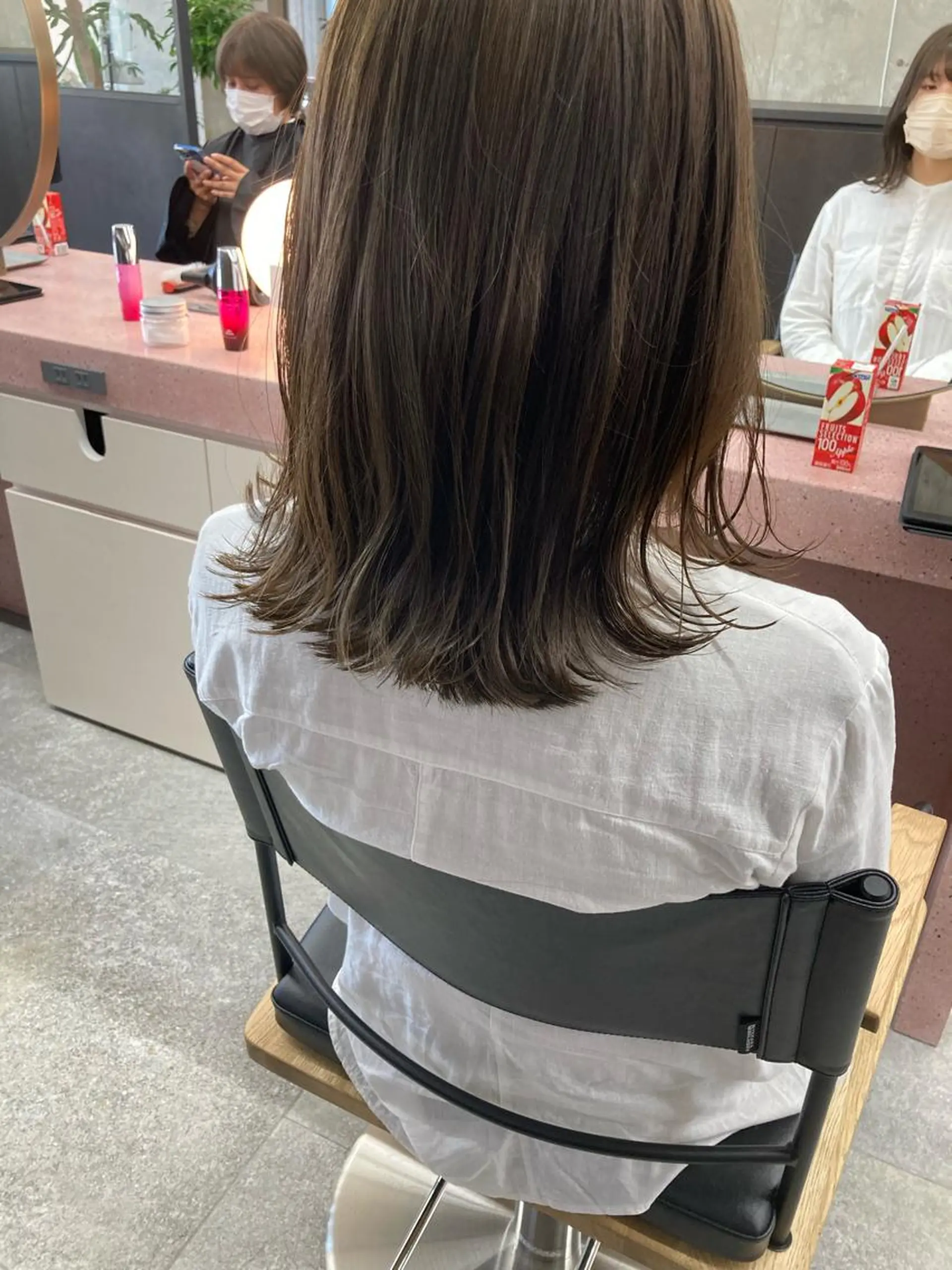 ミディアム カラー ベージュカラー オリーブベージュ 小木曽智美 /ボブ/ショートのヘアスタイル