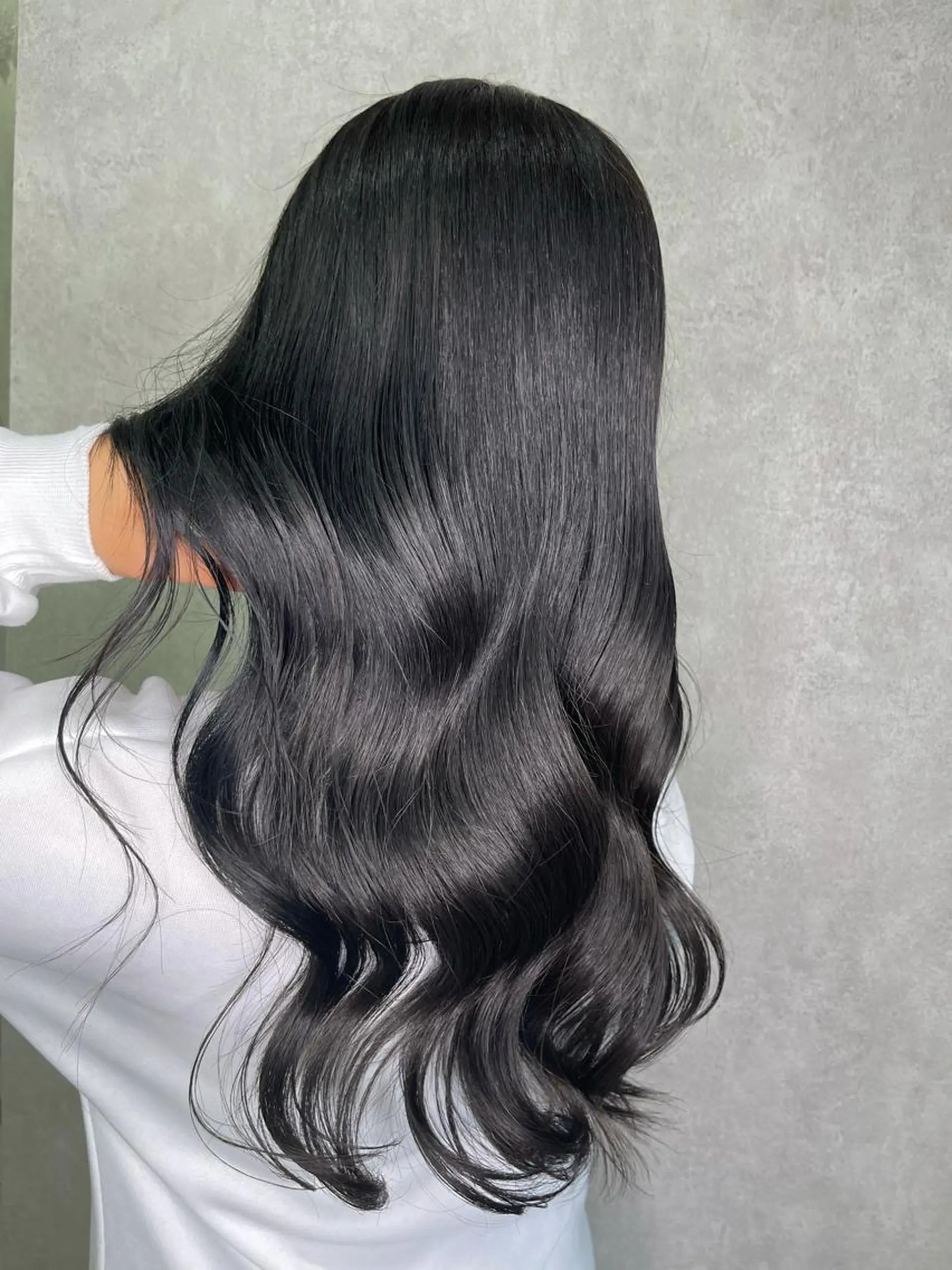 ミディアム カラー Kvell&Co.所属・ハイトーン カラーのヘアスタイル