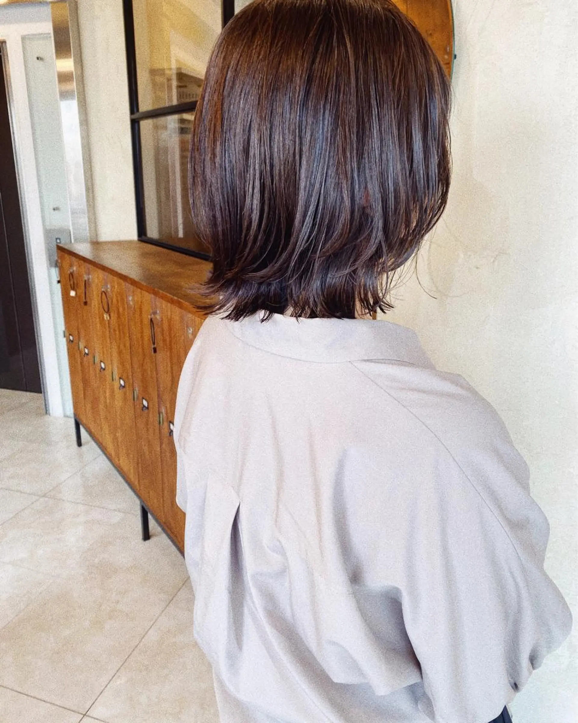 ミディアム くびれヘア くびれレイヤー レイヤーカット 鎌倉 彩のヘアスタイル