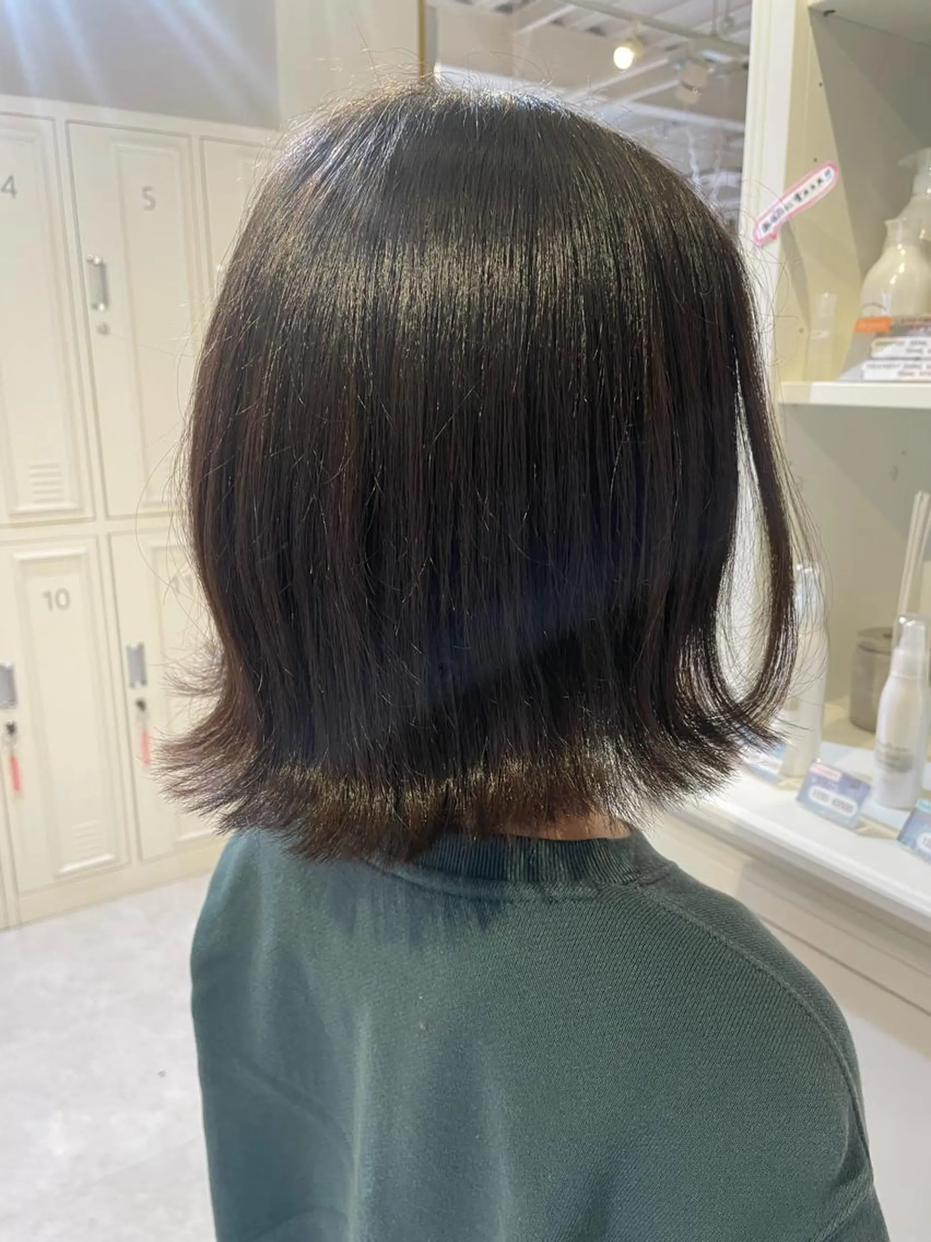 ミディアム ボブ 外ハネヘア カット 和田 真依のヘアスタイル