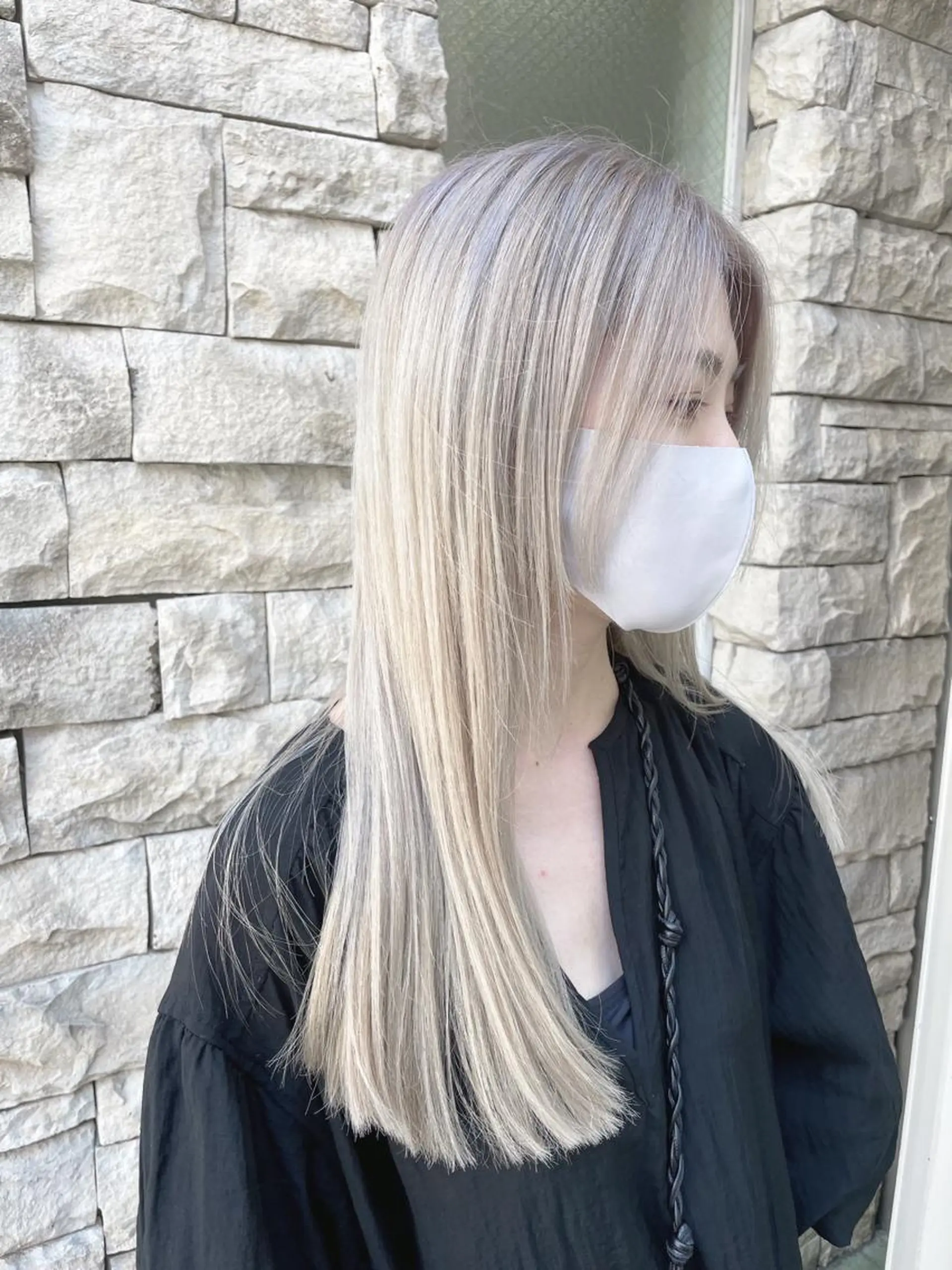 ロング カラー ハイトーンカラー ロング EMANON天神所属・Hitomi Ezakiのヘアスタイル