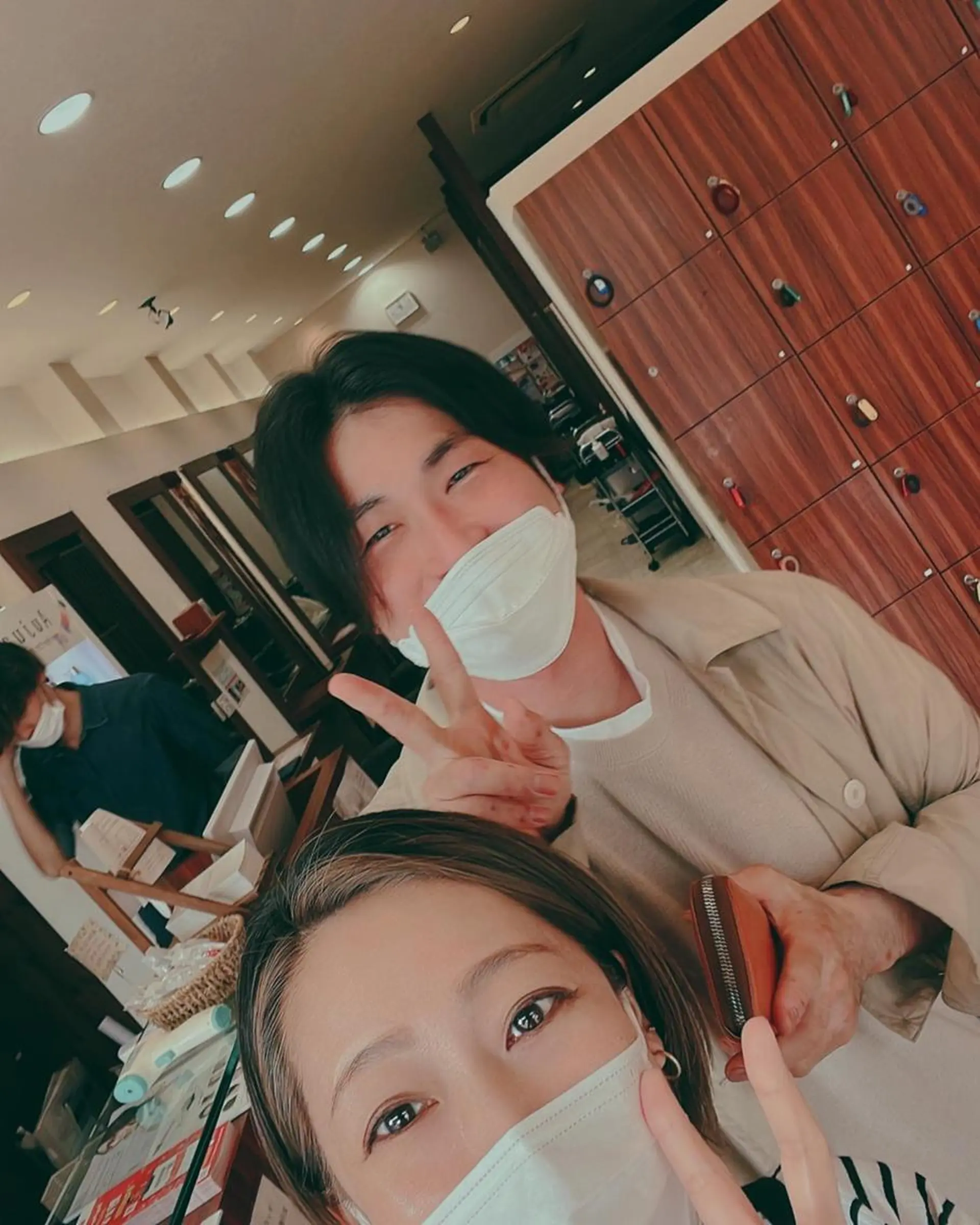 ショート カラー ダブルカラー ハイライトカラー インナーカラー ハイライト 学生 justbeauty CiNQのヘアスタイル