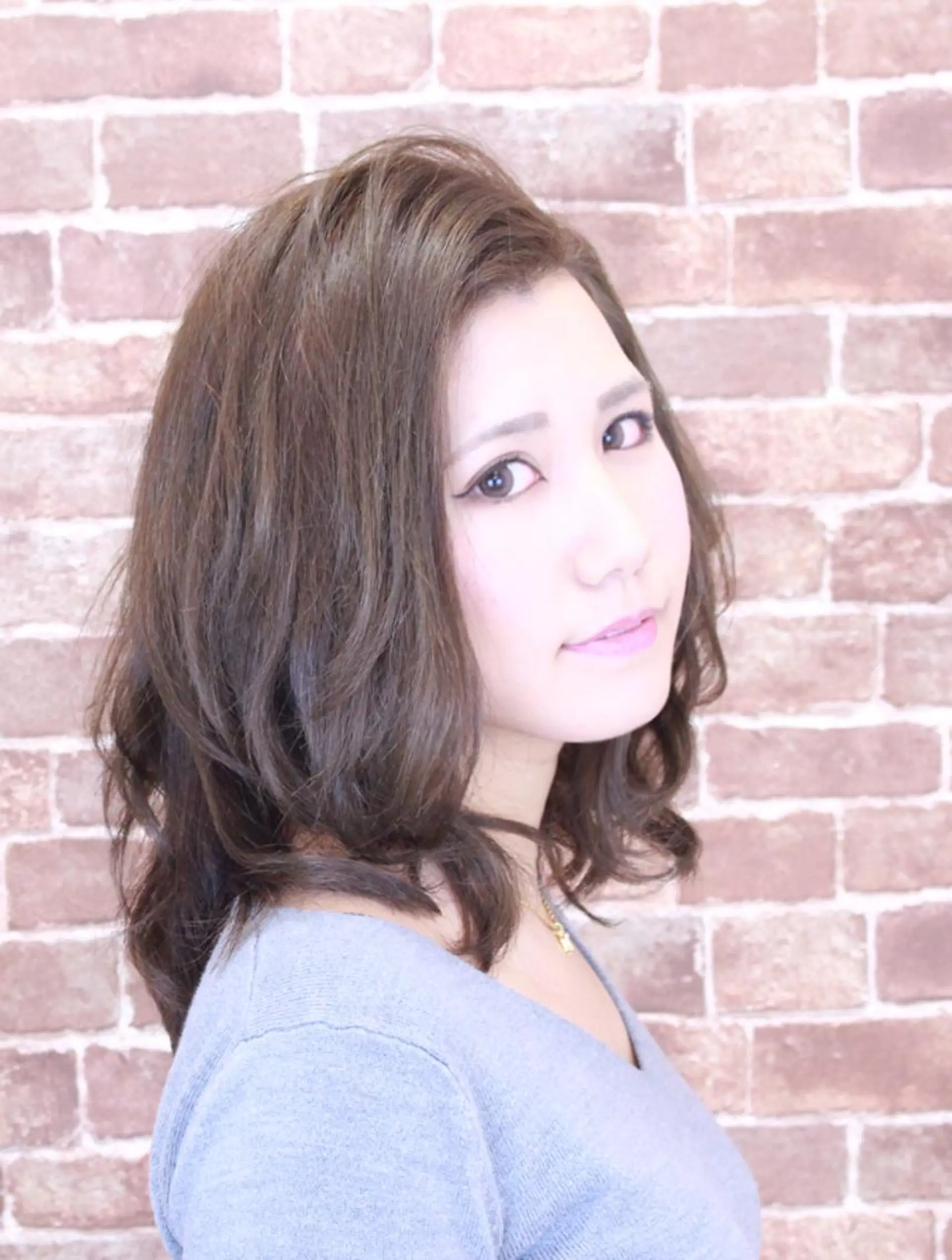 ミディアム 伊藤 裕貴のヘアスタイル