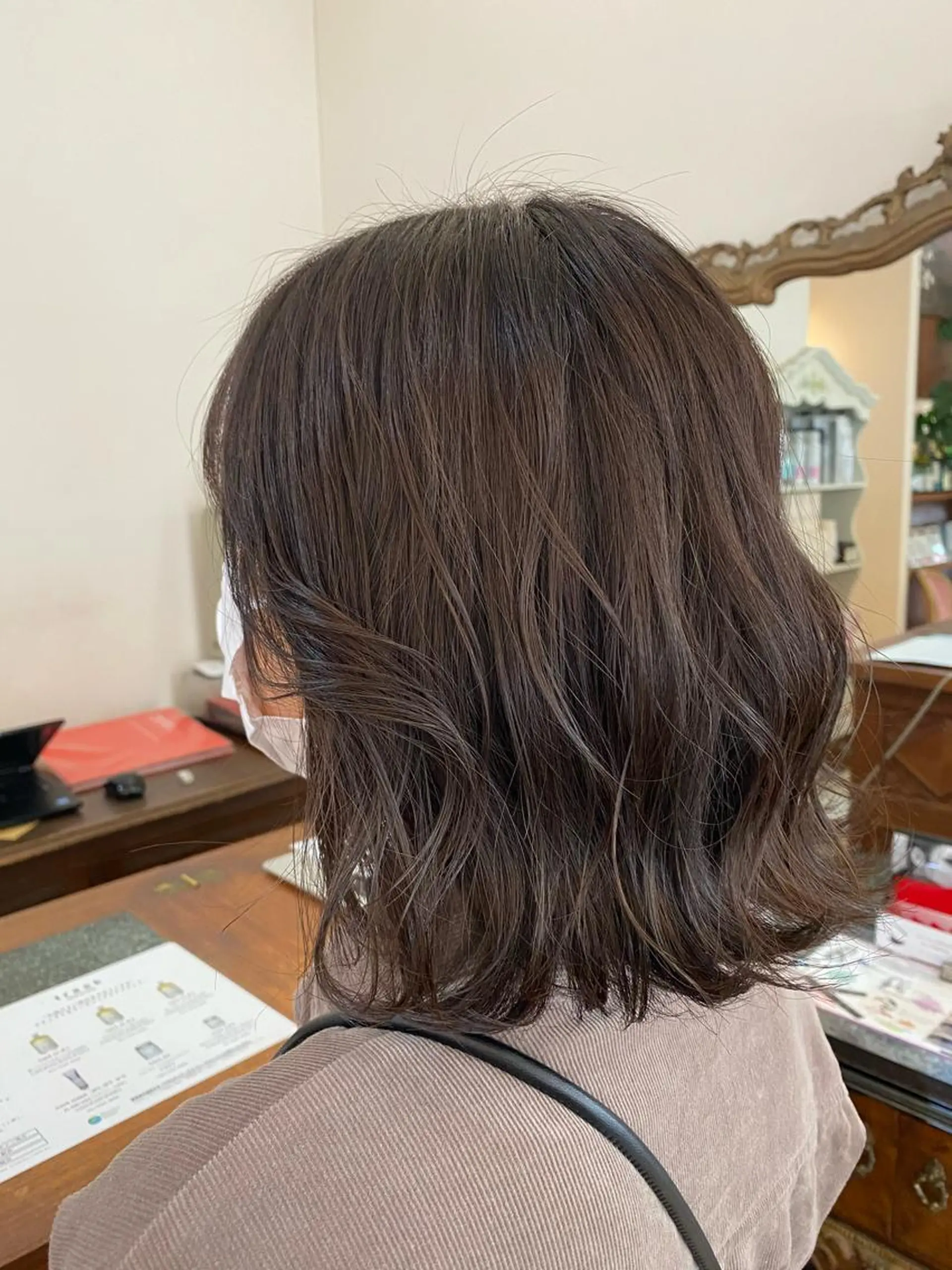 ミディアム カラー カット ヘアカラー トリートメント 三好 美里のヘアスタイル