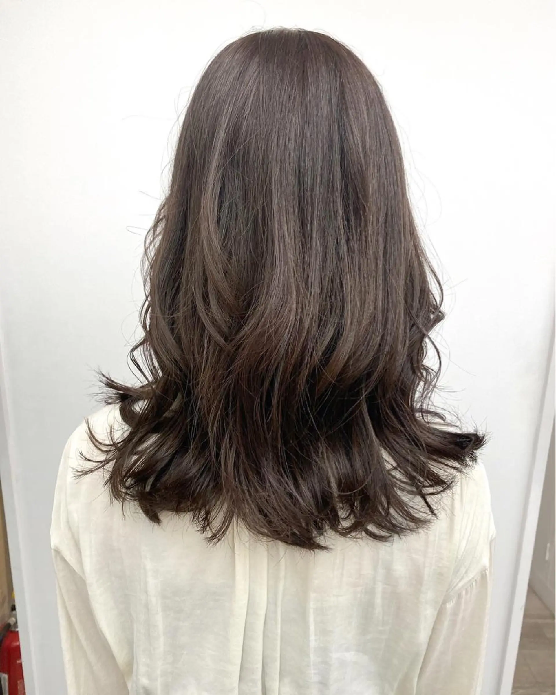 セミロング カラー ベージュカラー ブリーチ ブラウンカラー イルミナカラー モカベージュ カット ヘアカラー トリートメント B3 SHARE SALON【ビースリーシェアサロン】所属・☀️透明感color KURO☀️のヘアスタイル