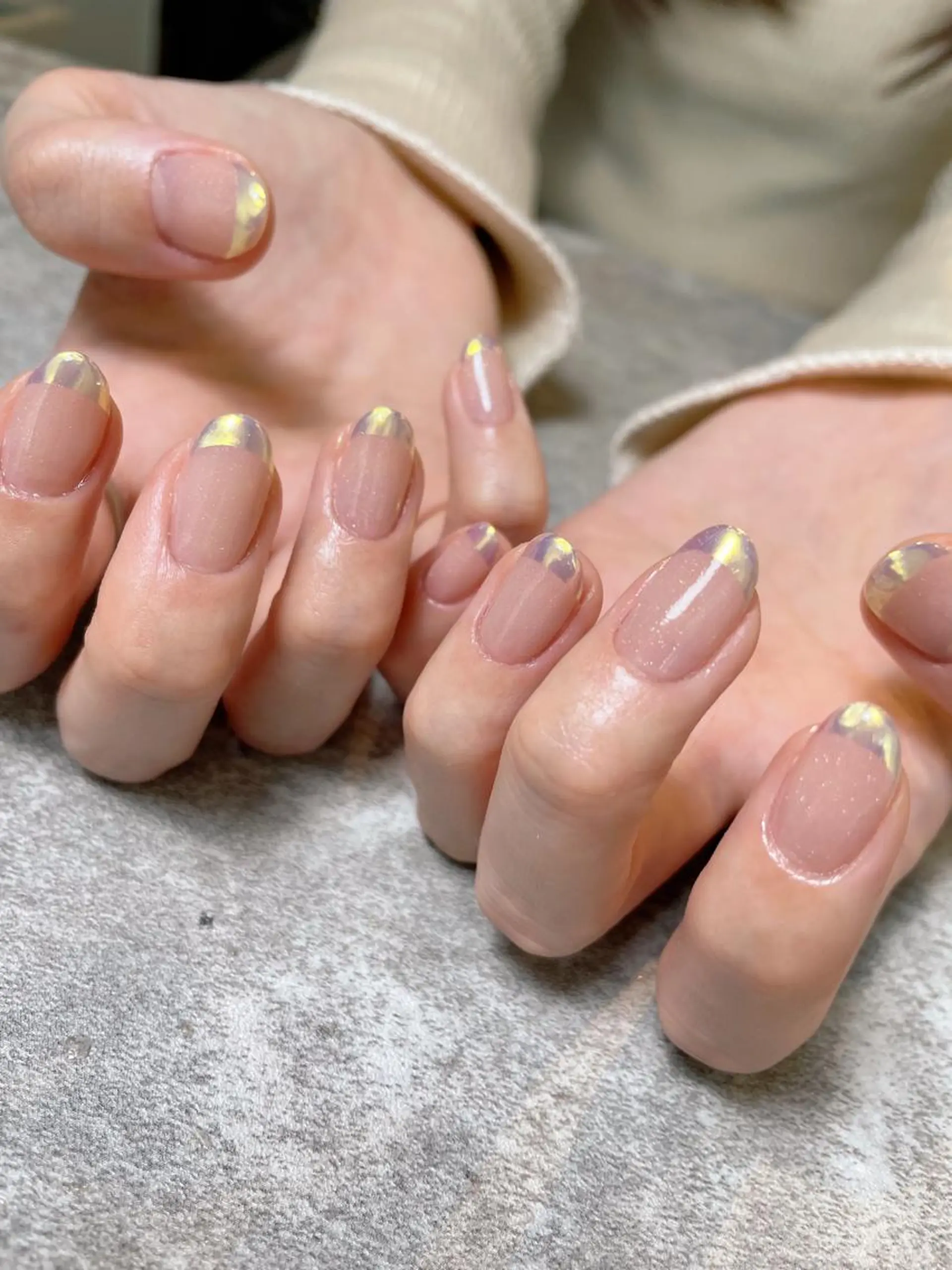 ネイル オーロラネイル フレンチネイル キラキラネイル マグネットネイル 春ネイル ハンドネイル ma riのネイルデザイン
