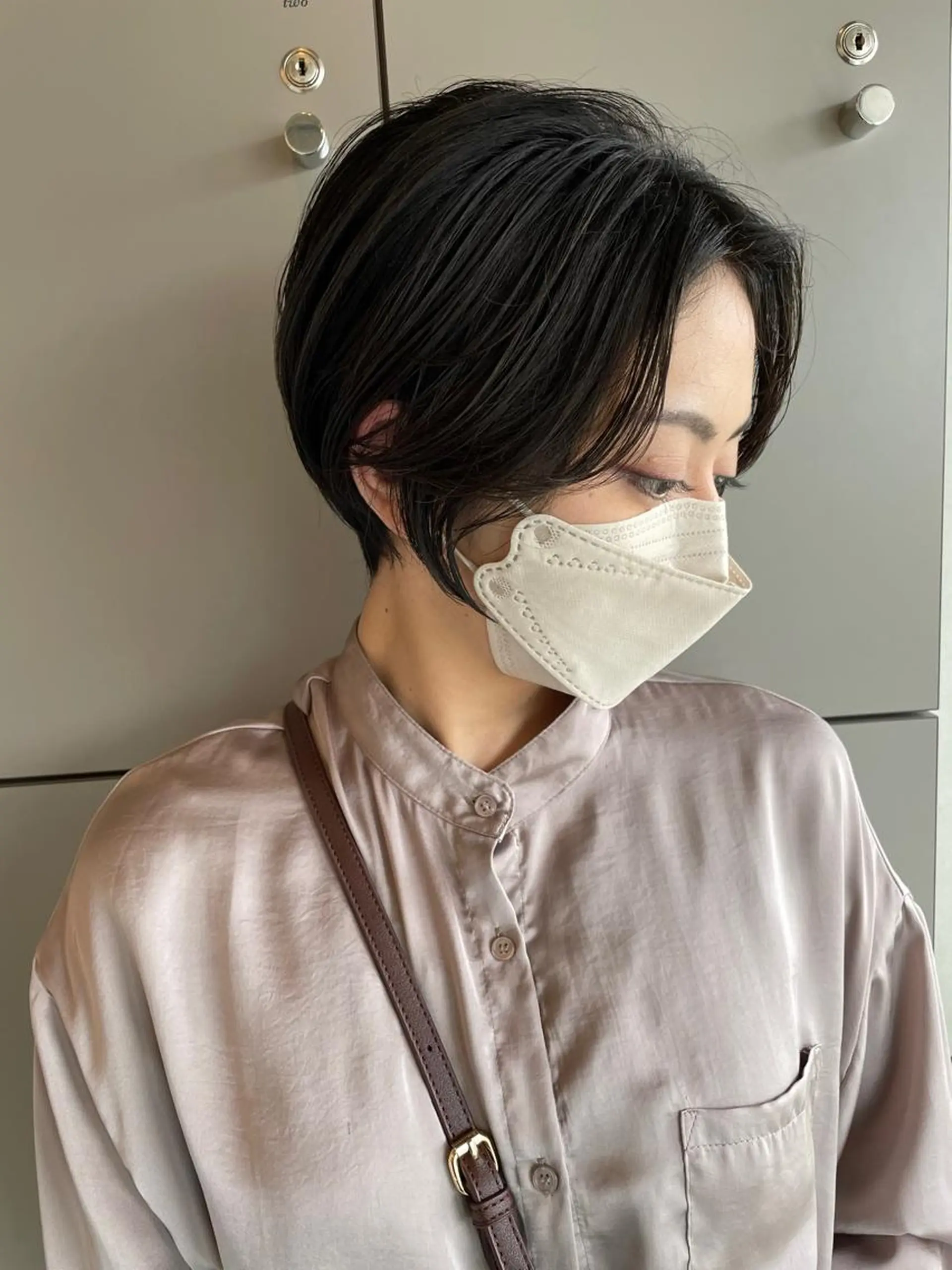 ショート 切りっぱなしボブ ショートボブ ハンサムショート 丸みショート アッシュ C’LD hair  produce /シールドヘア所属・モテ髪/ボブ/ショー ト/アダチフウトのヘアスタイル