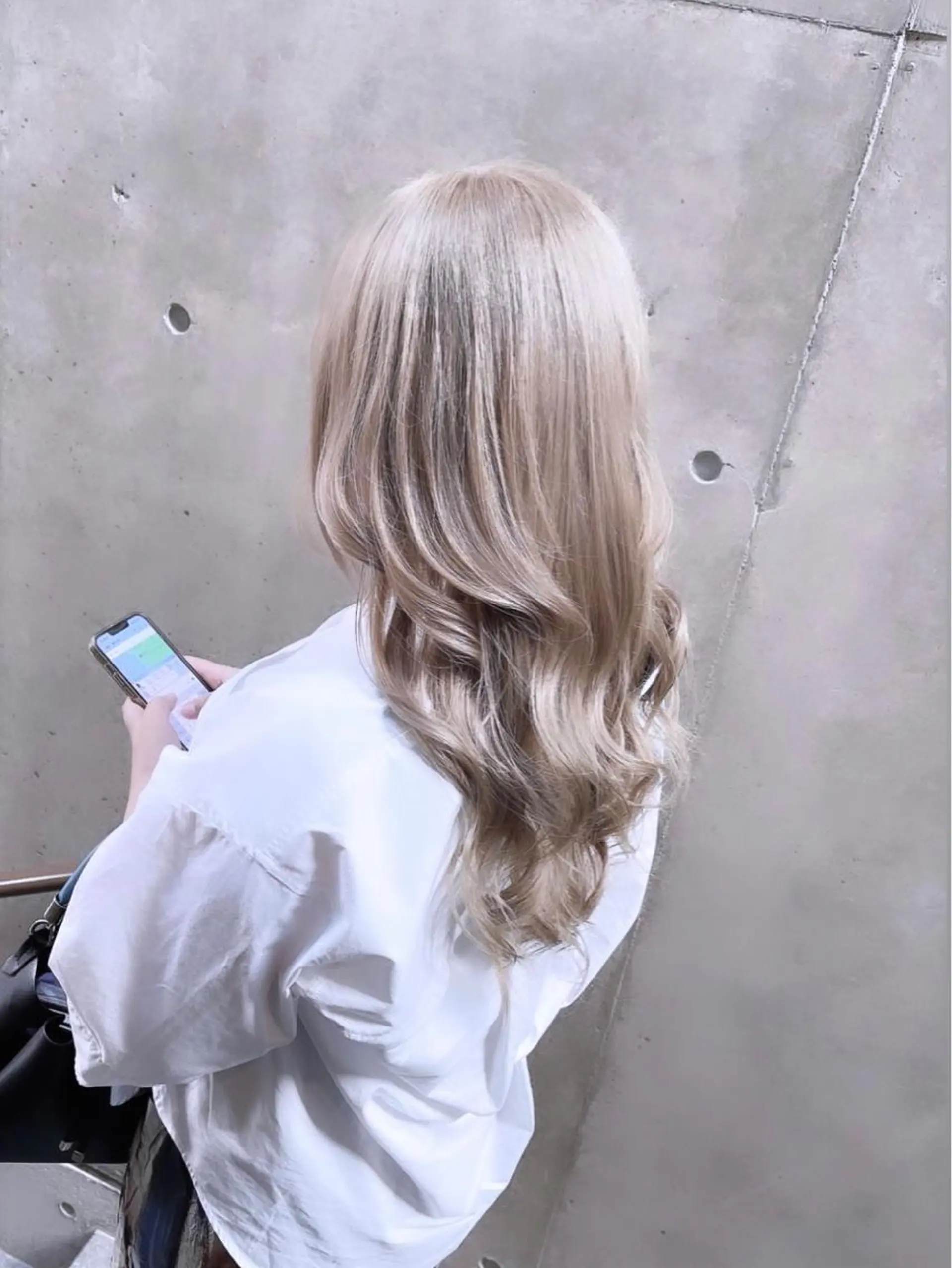 セミロング カラー ヘアカラー LEF TATEMACHI所属・西山祐生/ハイトーン /ケアブリーチ/艶髪のヘアスタイル