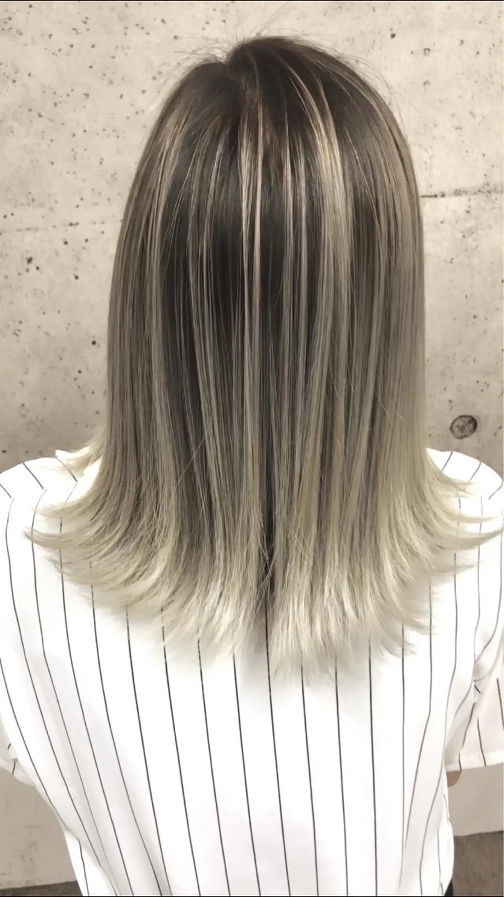 ミディアム カラー バレイヤージュ ブリーチ レイヤーカット 奥山義進/大宮 /ダブルカラーのヘアスタイル