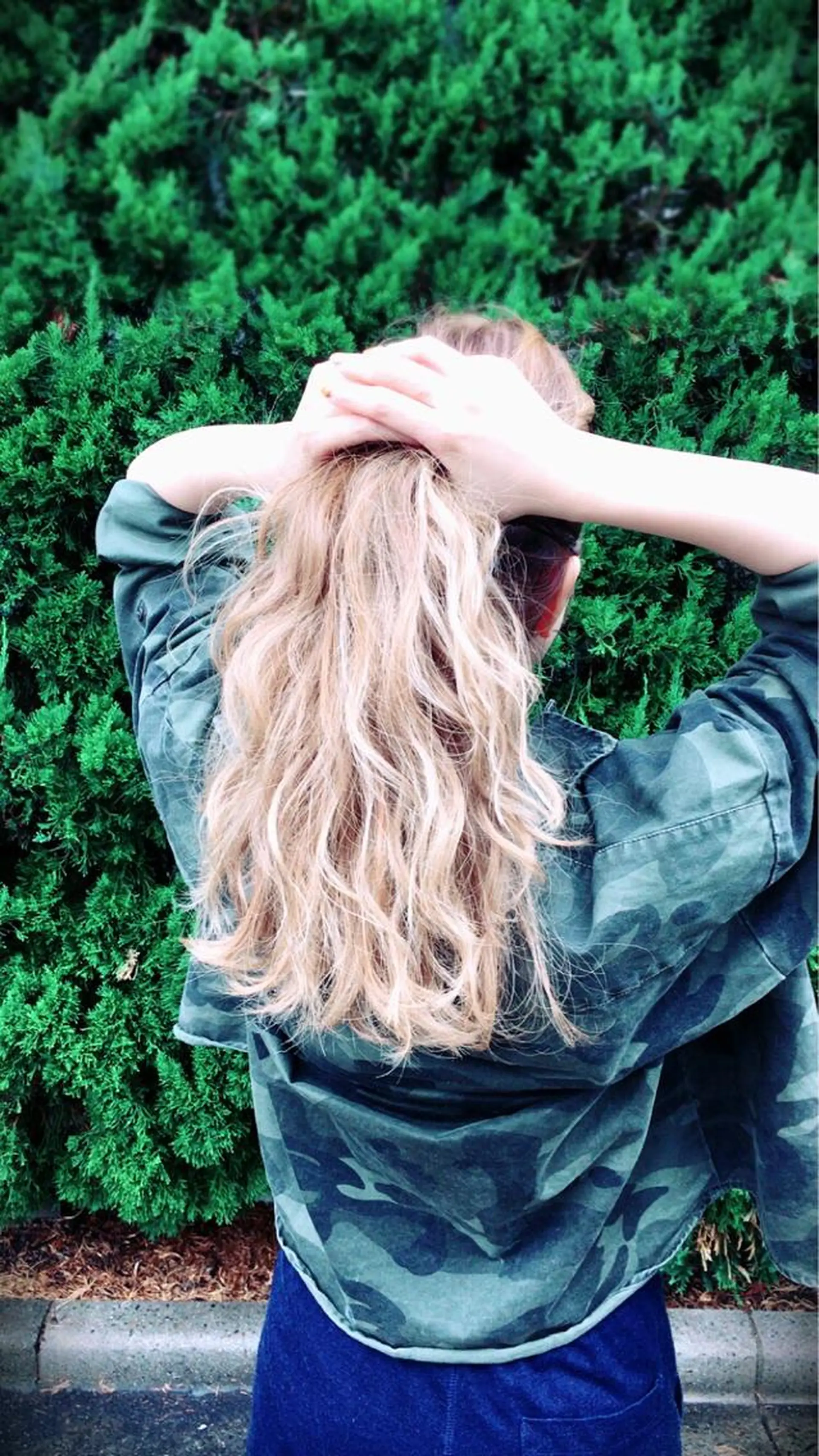 ロング カラー ベージュカラー 透明感カラー ハイライトカラー ミルクティーベージュ ハイライト パルーザ代表👑 YUYAのヘアスタイル