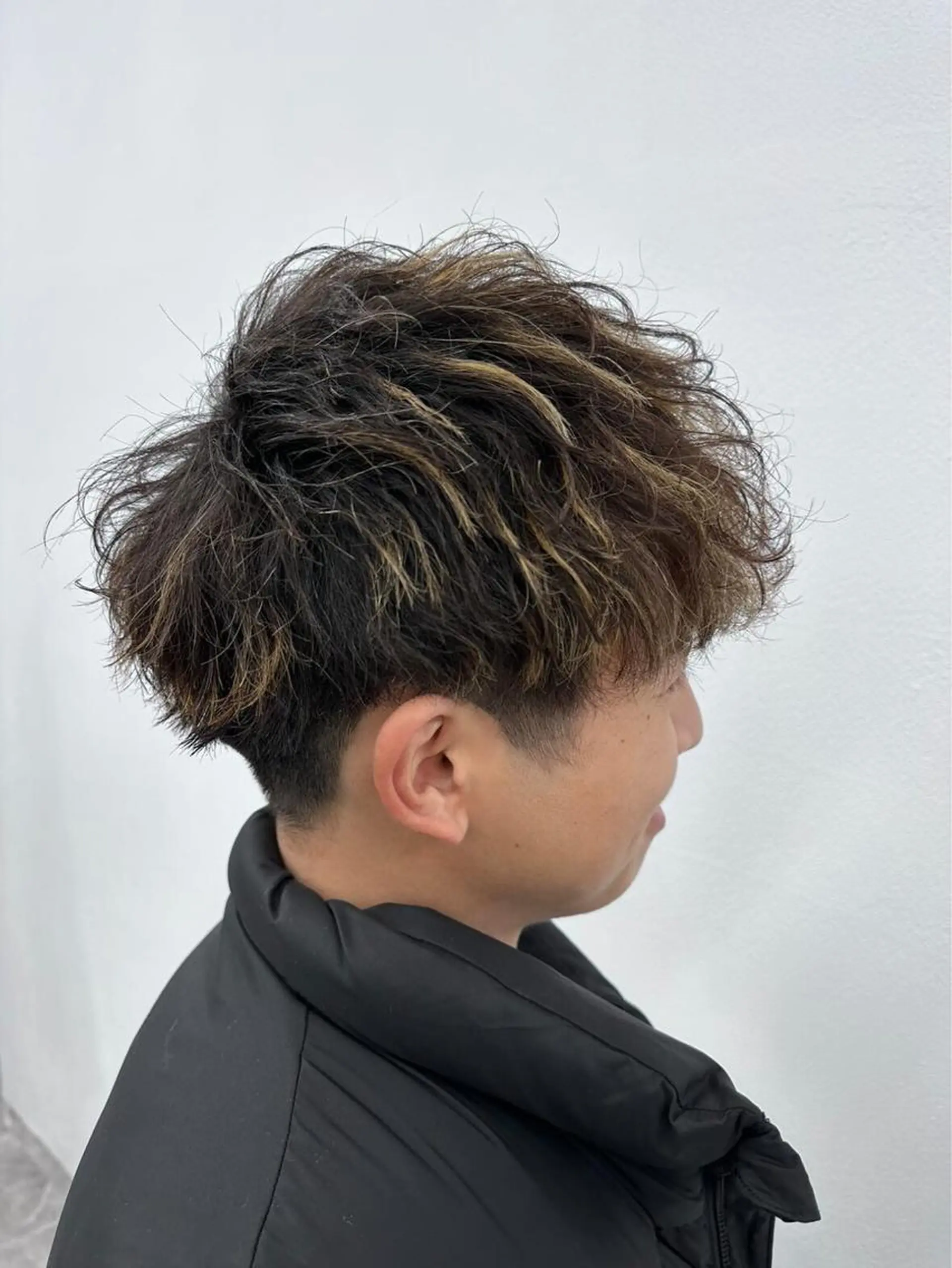 ショート カラー パーマ メンズ メンズハイライト マッシュ ツーブロック ハイライトカラー ハイライト カット ⚡️メンズ/波巻き/ 片岡篤宣/水戸⚡️のヘアスタイル