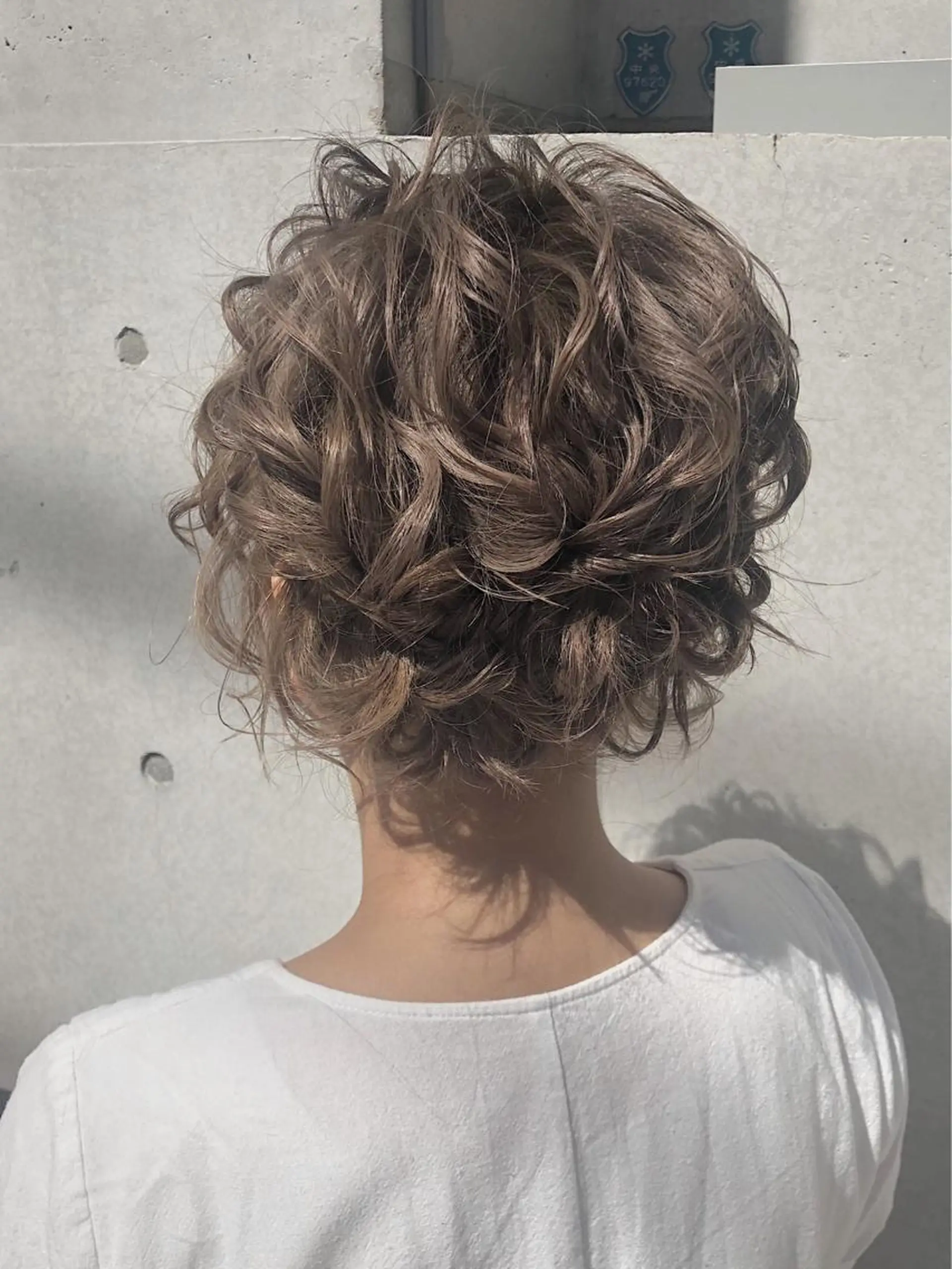 ミディアム カラー ヘアアレンジ グレージュ 菅 翔太のヘアスタイル