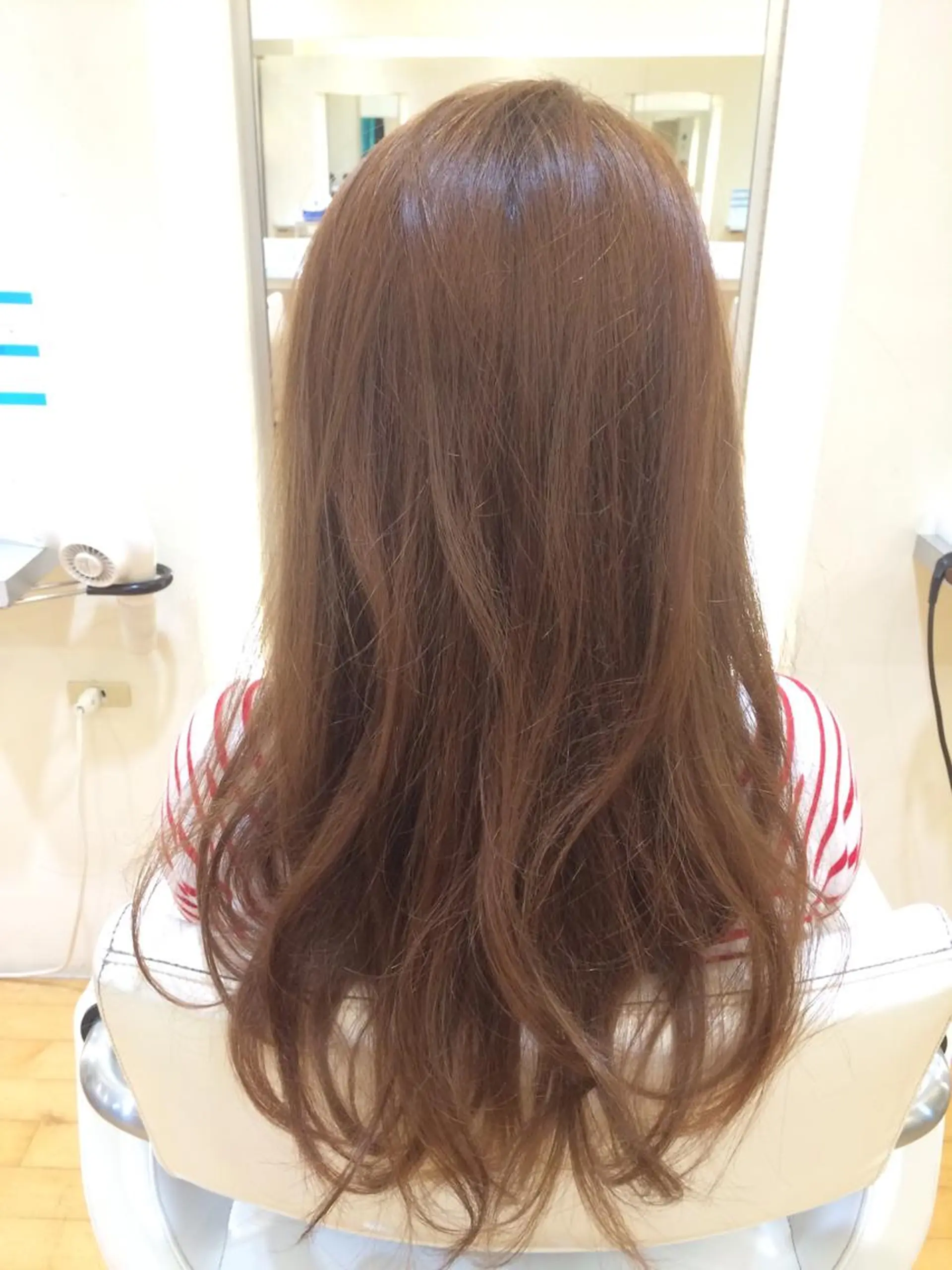 セミロング ロング カラー アッシュ ベージュカラー ReMix 新宿店所属・タジマ ヤスヒサのヘアスタイル