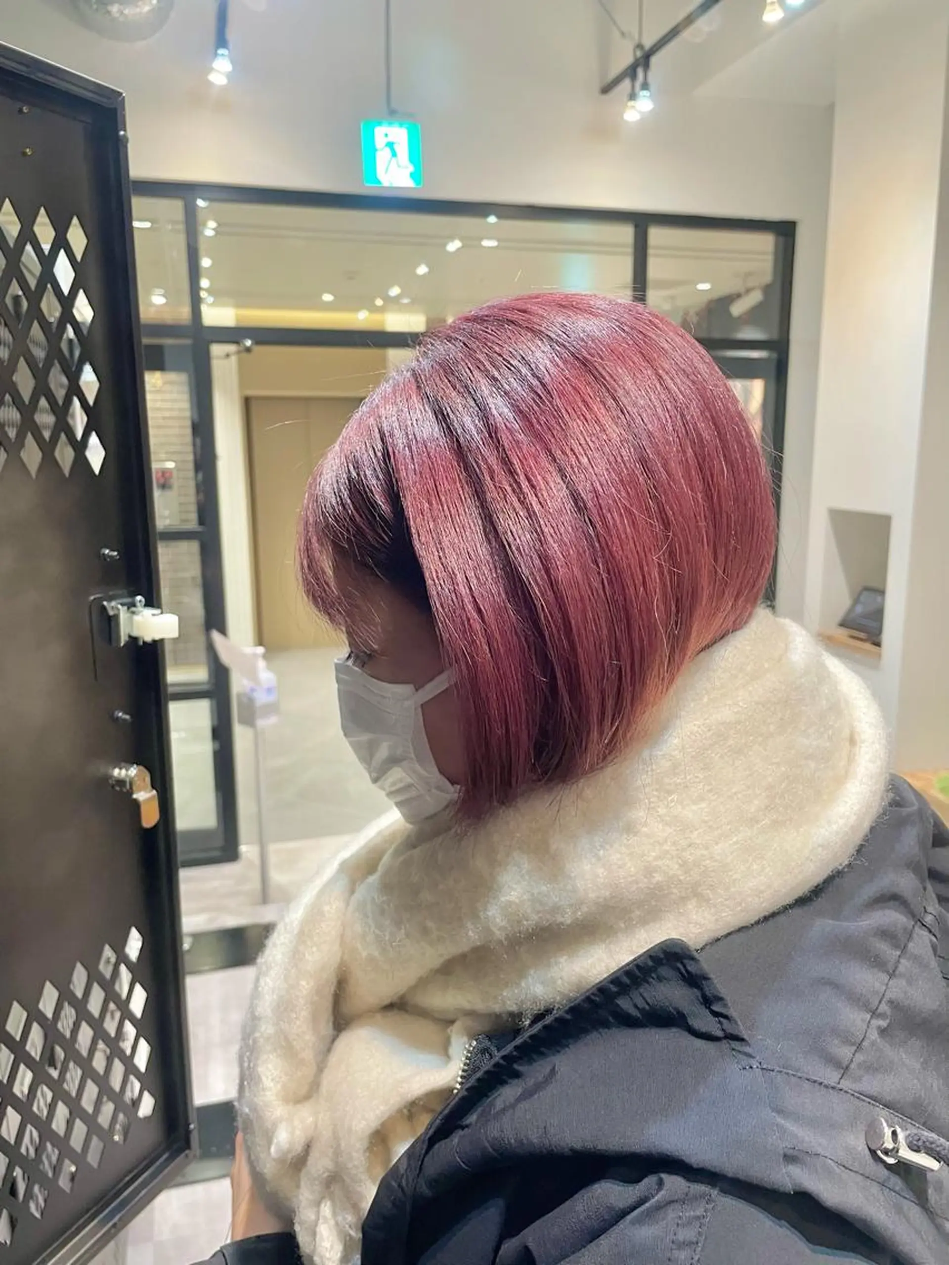 ショート ボブ デート ハイライト 髪質改善 韓国風ヘア カット ヘアカラー トリートメント 【20代ダメージ毛に 髪質改善】のヘアスタイル