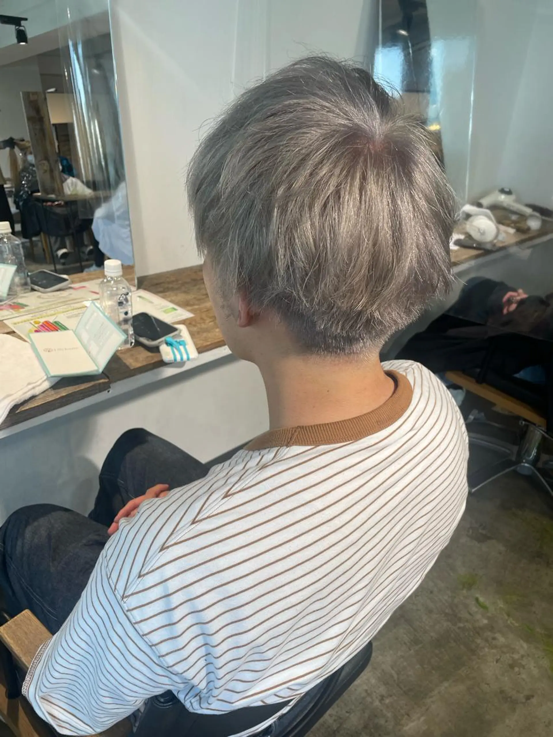 カラー メンズ シルバー ヘアカラー トリートメント ハイトーン/レイヤー /ケアブリーチ石川治のヘアスタイル