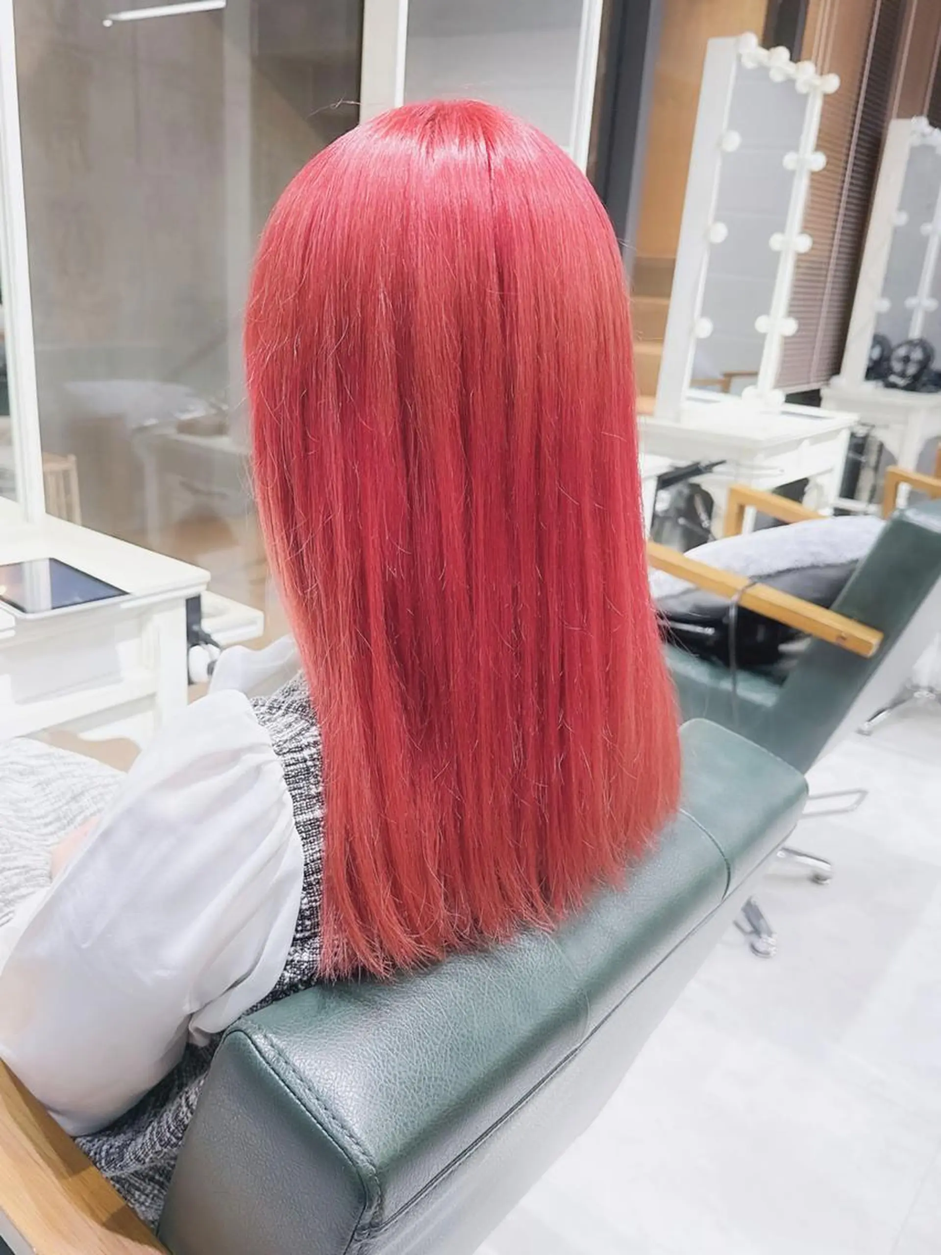 ミディアム ヘアアレンジ カラー レッドカラー 𝐑𝐈𝐍𝐊𝐀 🌷のヘアスタイル