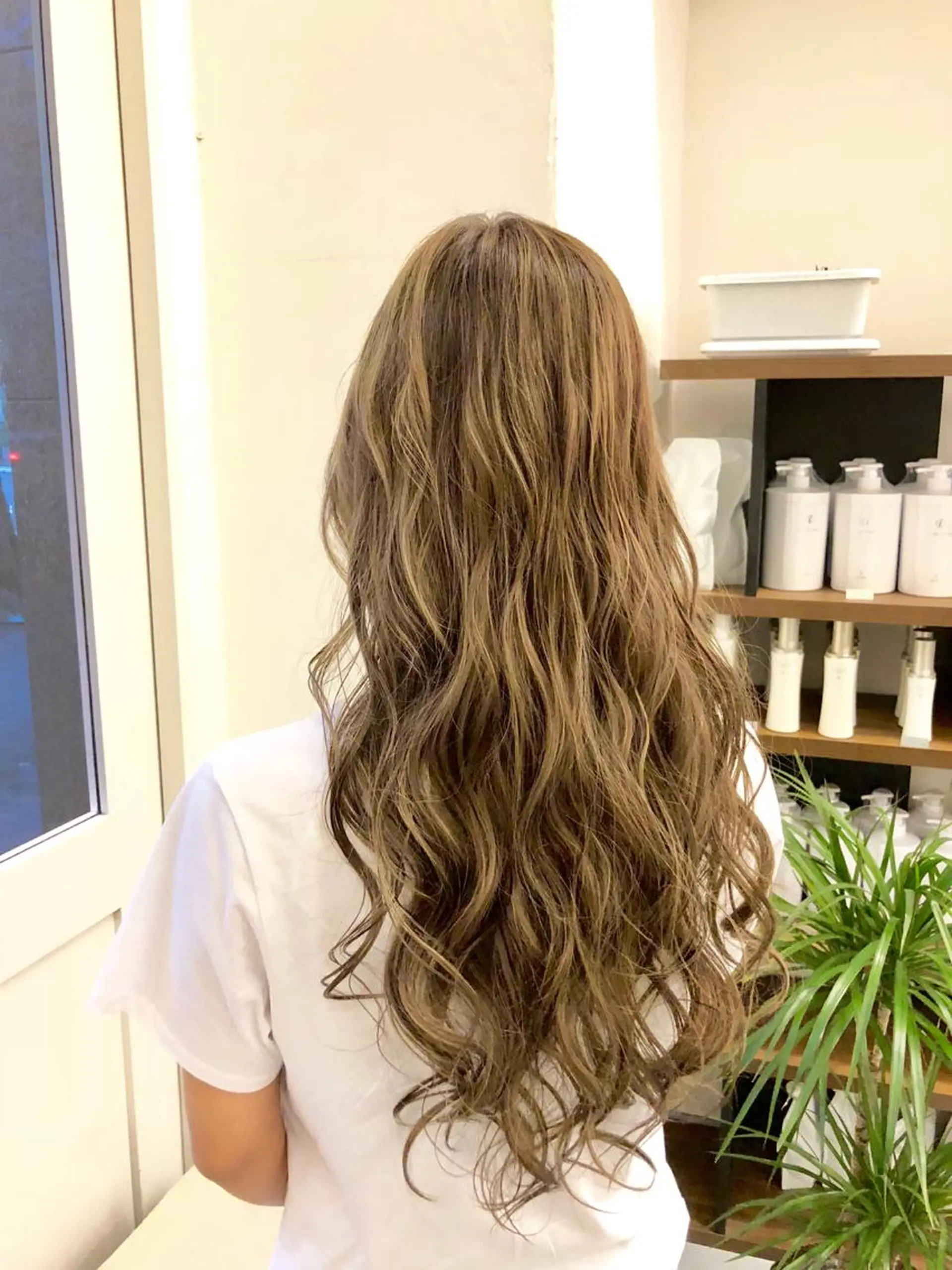 ロング カラー ハイライトカラー ハイライト ヘアカラー トリートメント 💓シールエクステ ルミエールのヘアスタイル