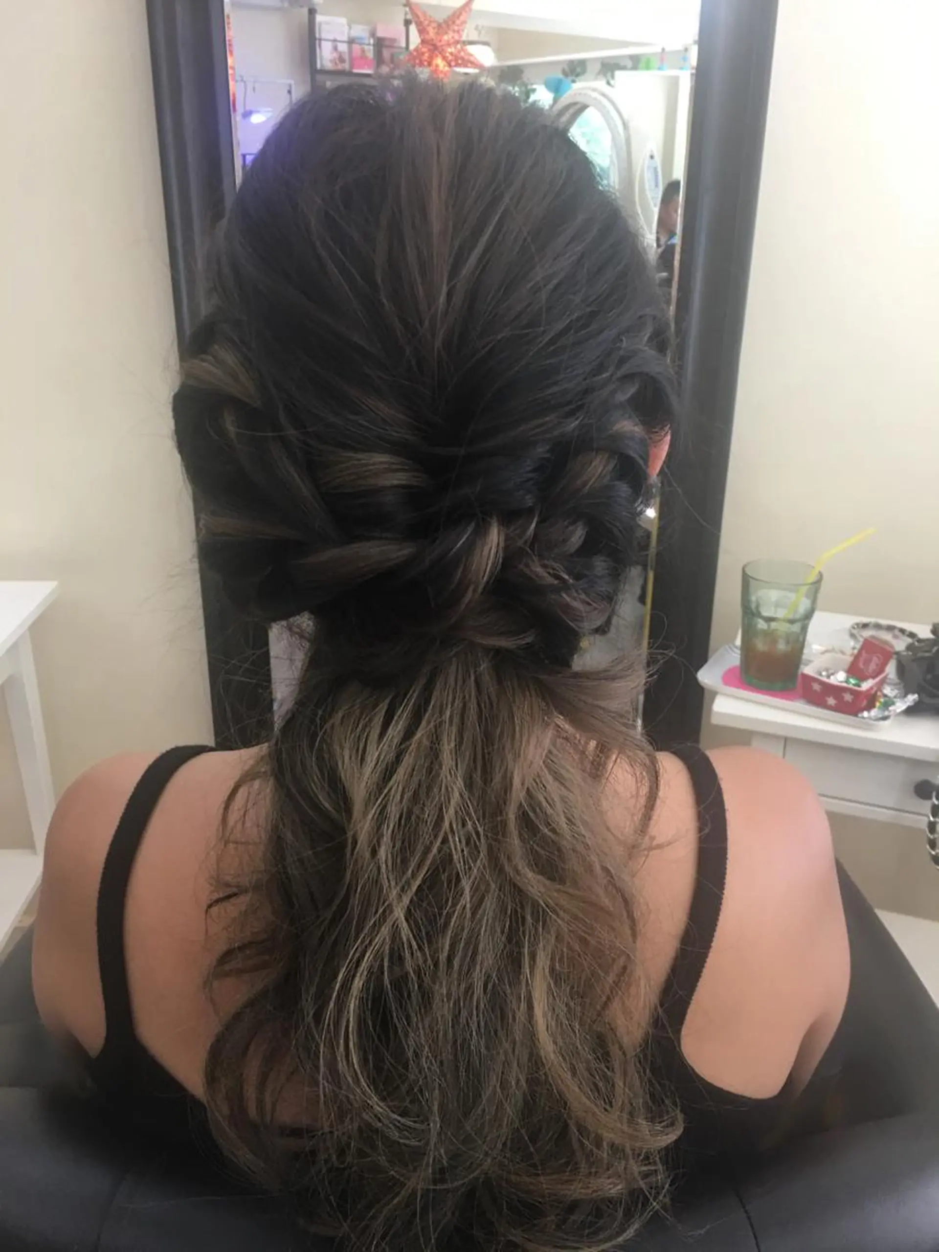 ロング カラー ヘアアレンジ 鶴見 和美のヘアスタイル