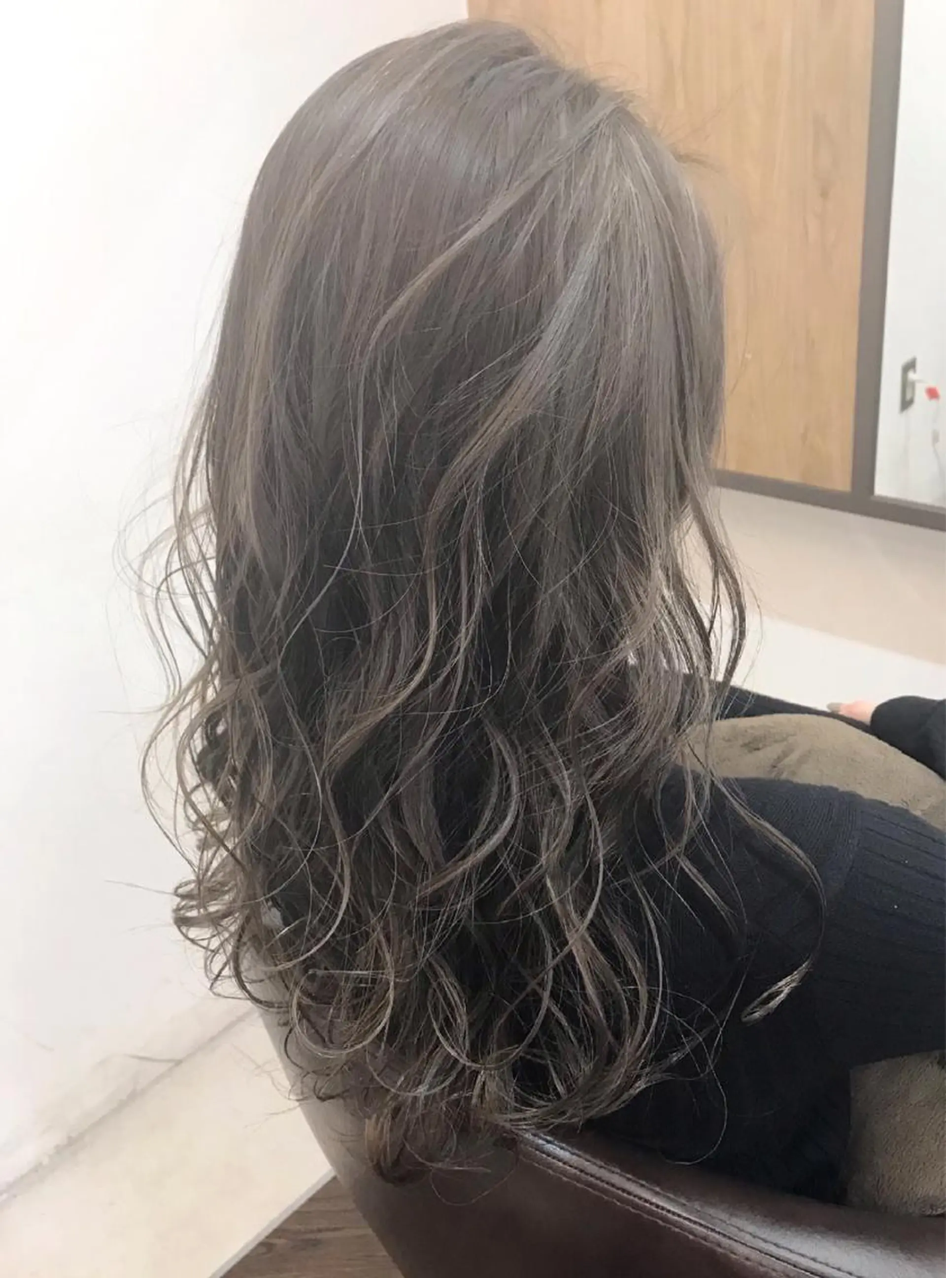 ロング カラー パーマ ヘアアレンジ グレージュ 外国人風カラー APSEE メンズカラー特化のヘアスタイル