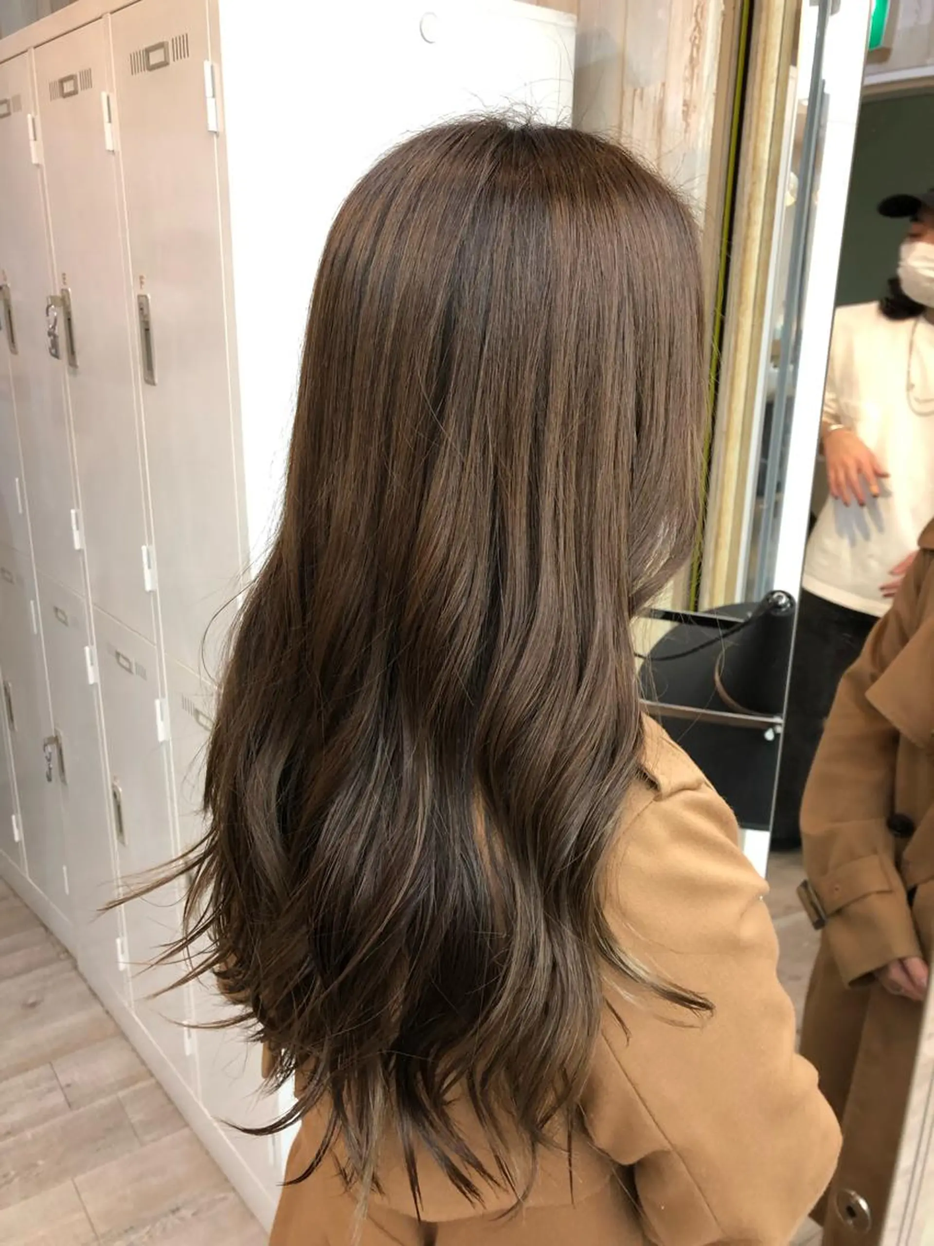 ロング カラー ヘアアレンジ アディクシーカラー アッシュ ベージュカラー 黒髪 ブリーチ JURI🤎 ワンカールレイヤーのヘアスタイル