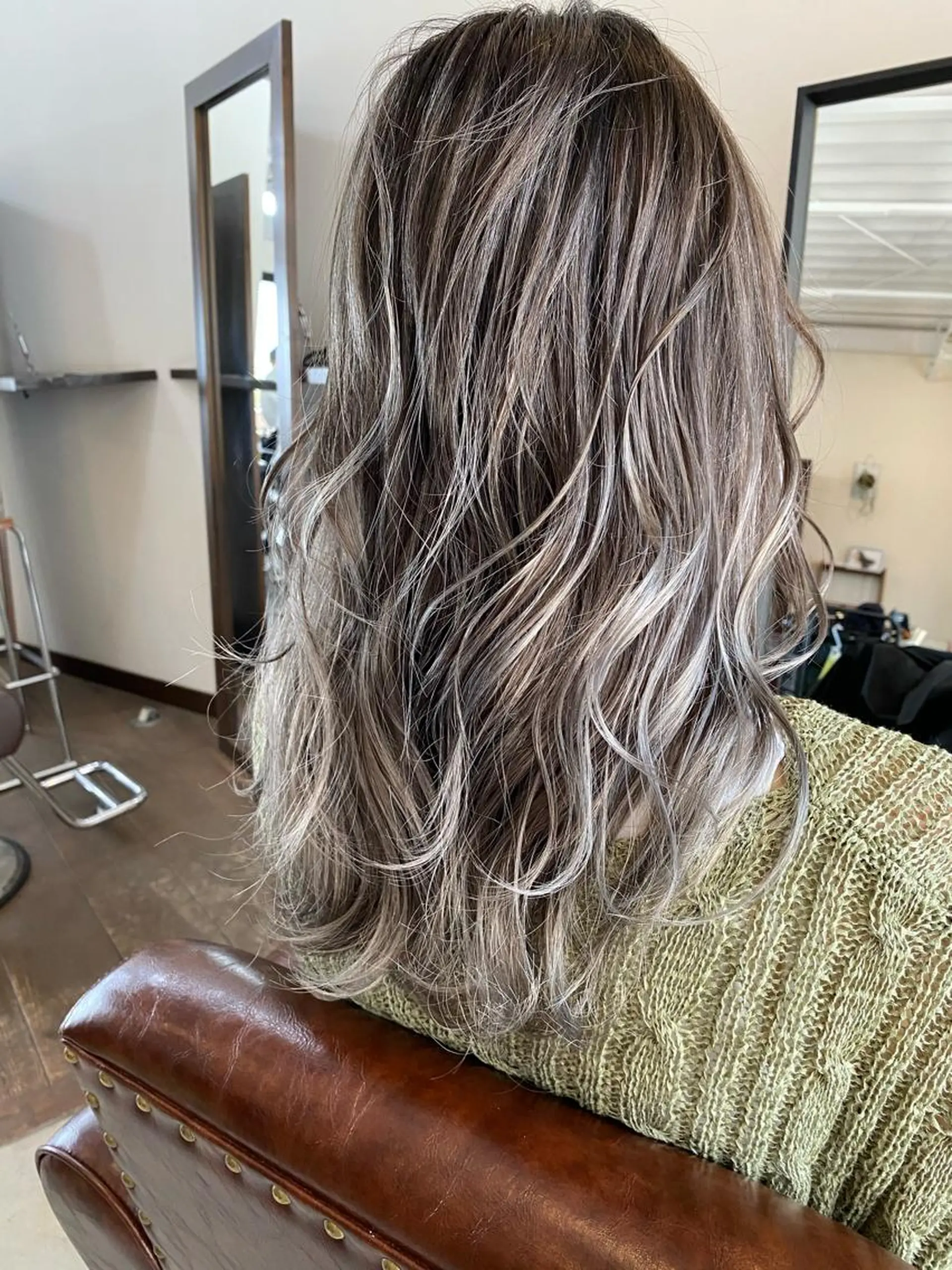 ロング ヘアカラー トリートメント 吉田 航のヘアスタイル