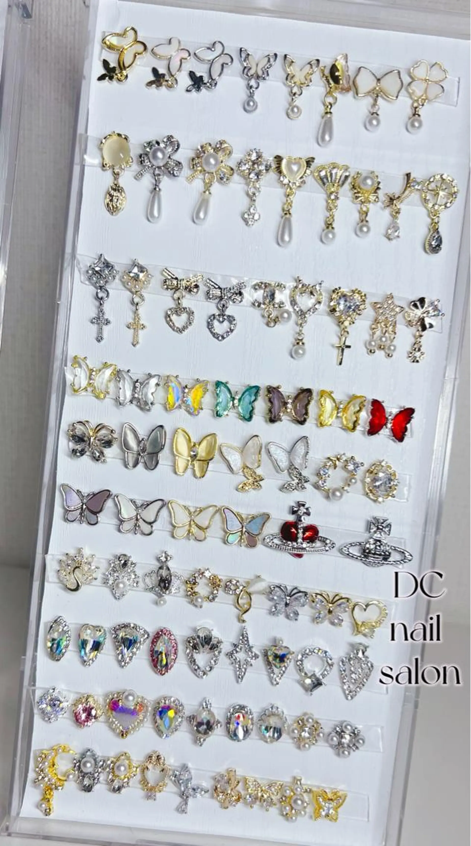 ネイル ストーンネイル DC nail salonのネイルデザイン