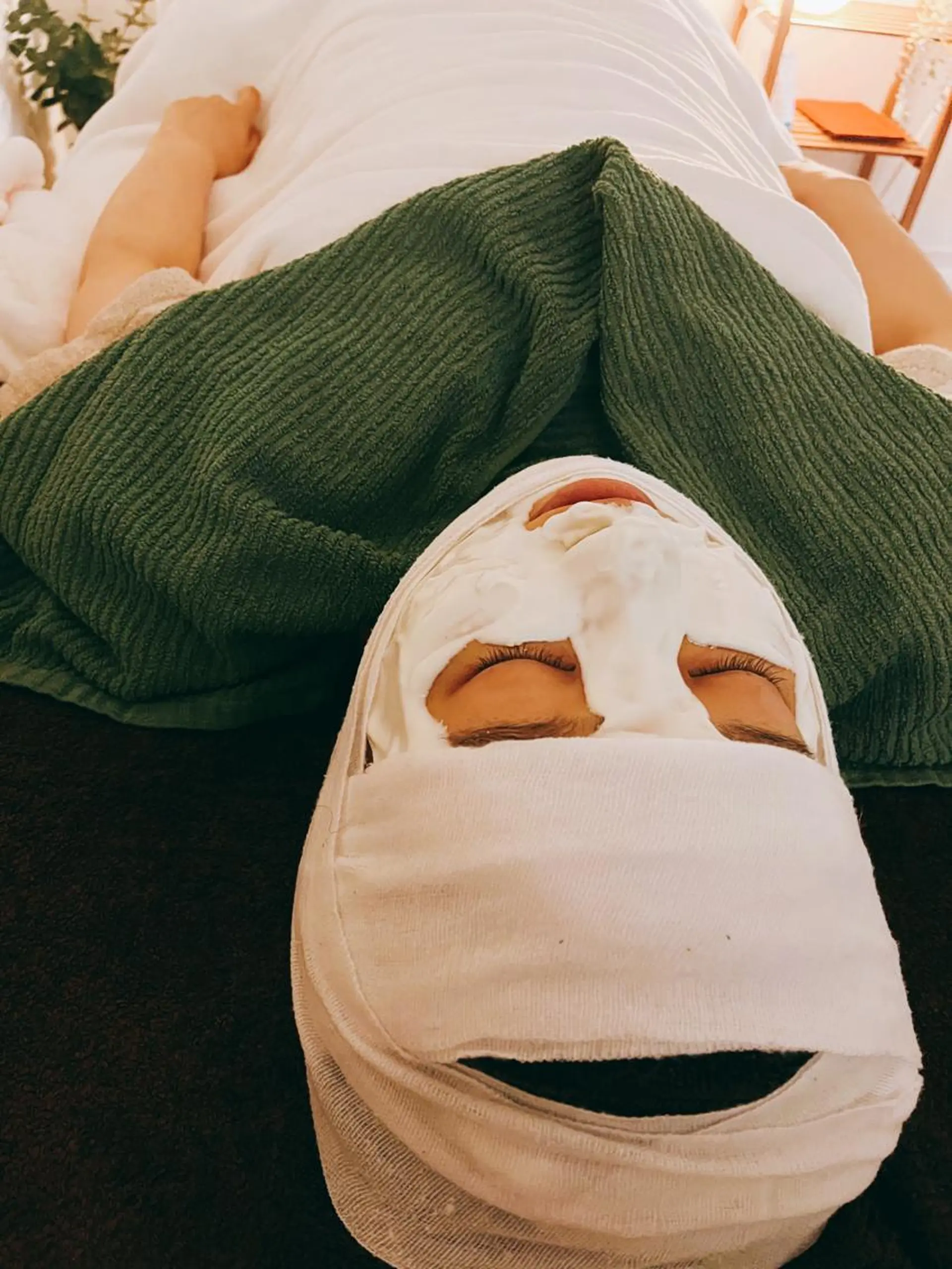 ミディアム カラー パーマ ヘアアレンジ メンズ キッズ ネイル マツエク・マツパ アイブロウ 小顔専門 ヘッドスパ【jiu】のエステ・リラクイメージ