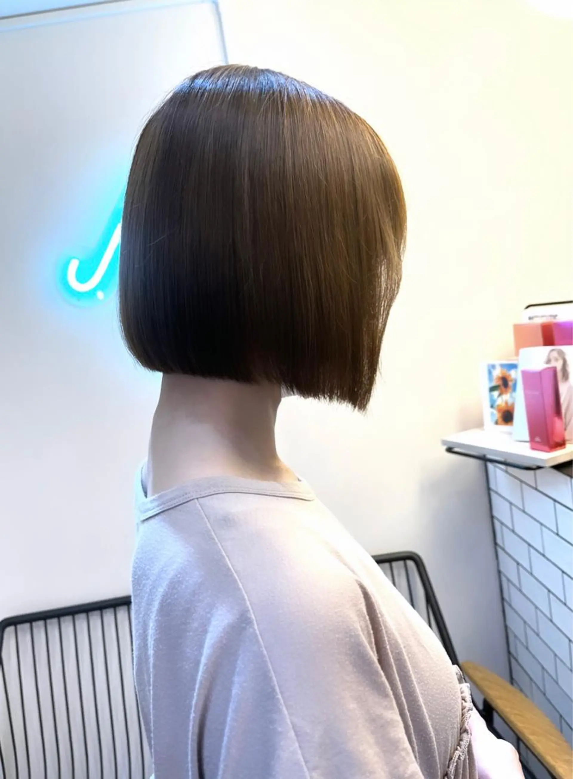 ショート ボブ カット ハイトーンカラー 🦋yuri🦋のヘアスタイル